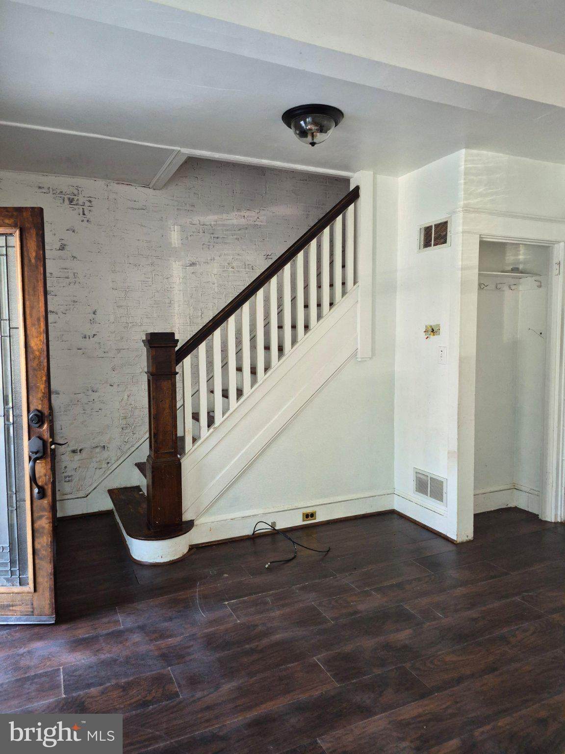 37 E WALNUT STREET