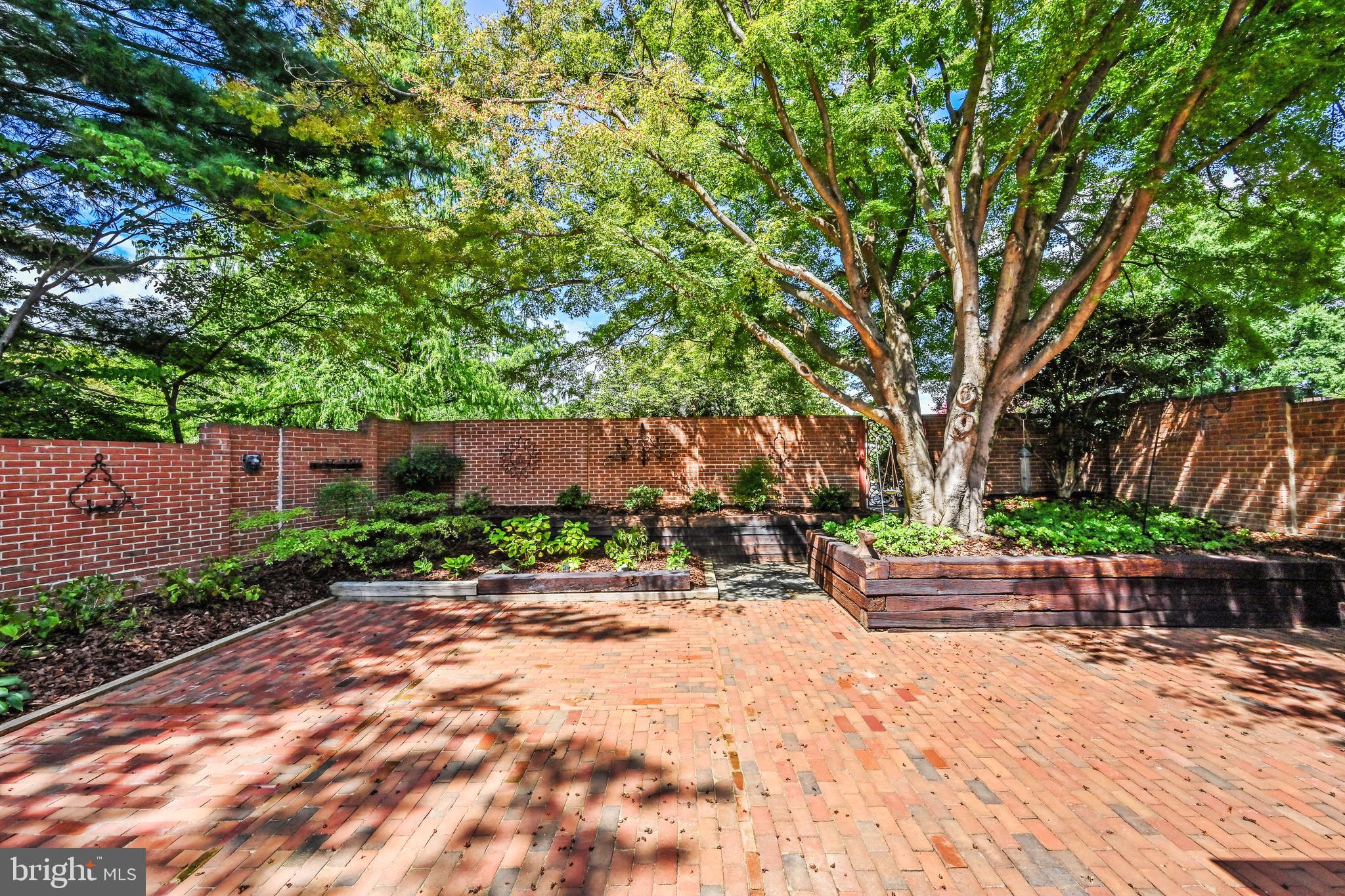 WESTMORELAND HILLS - Residential