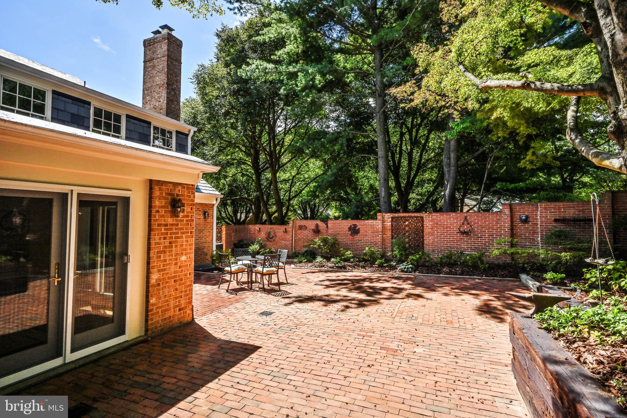 WESTMORELAND HILLS - Residential