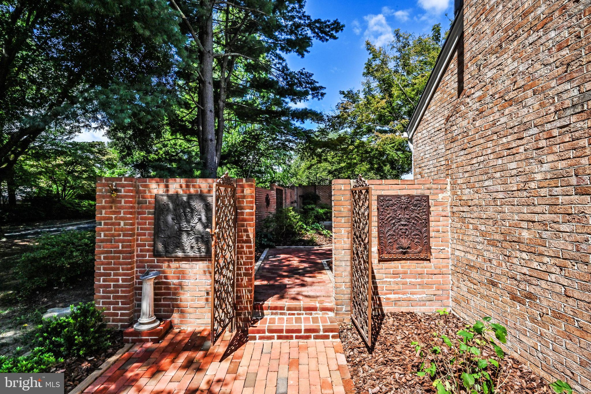 WESTMORELAND HILLS - Residential