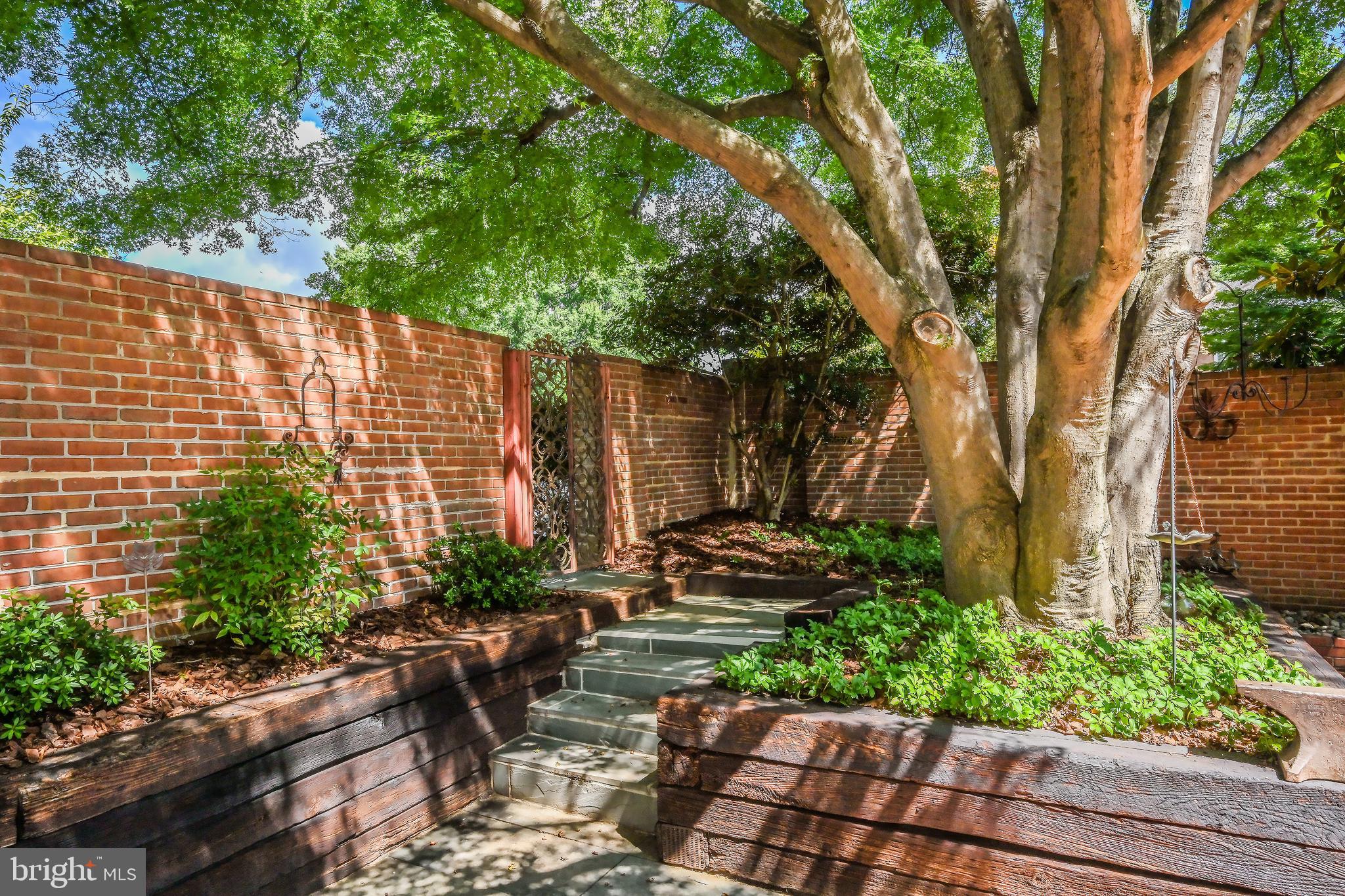 WESTMORELAND HILLS - Residential