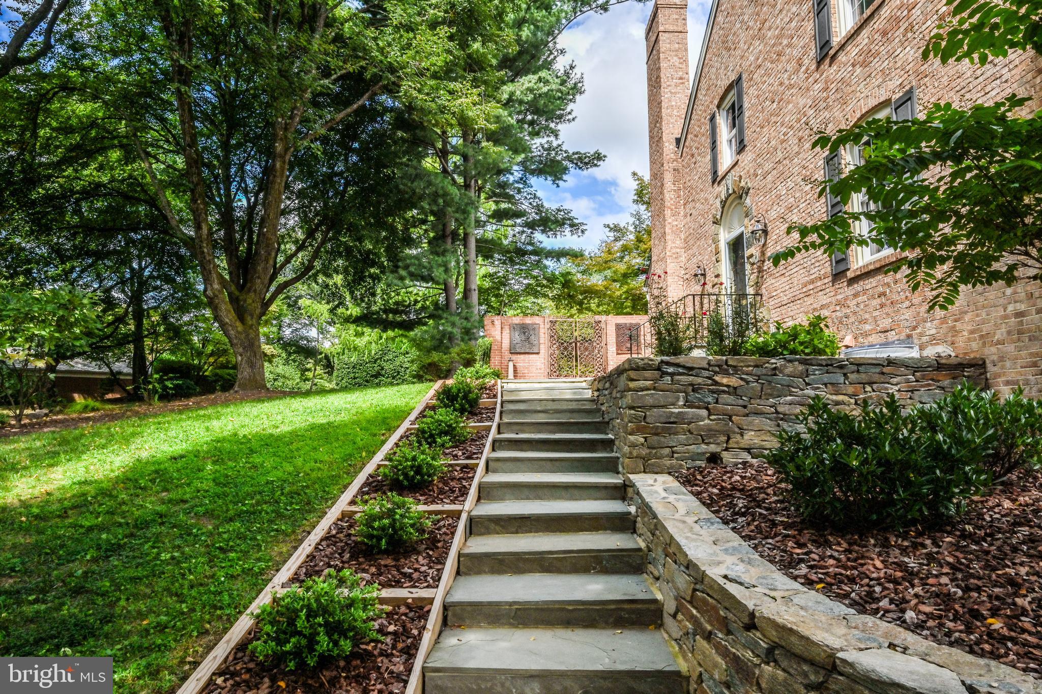 WESTMORELAND HILLS - Residential