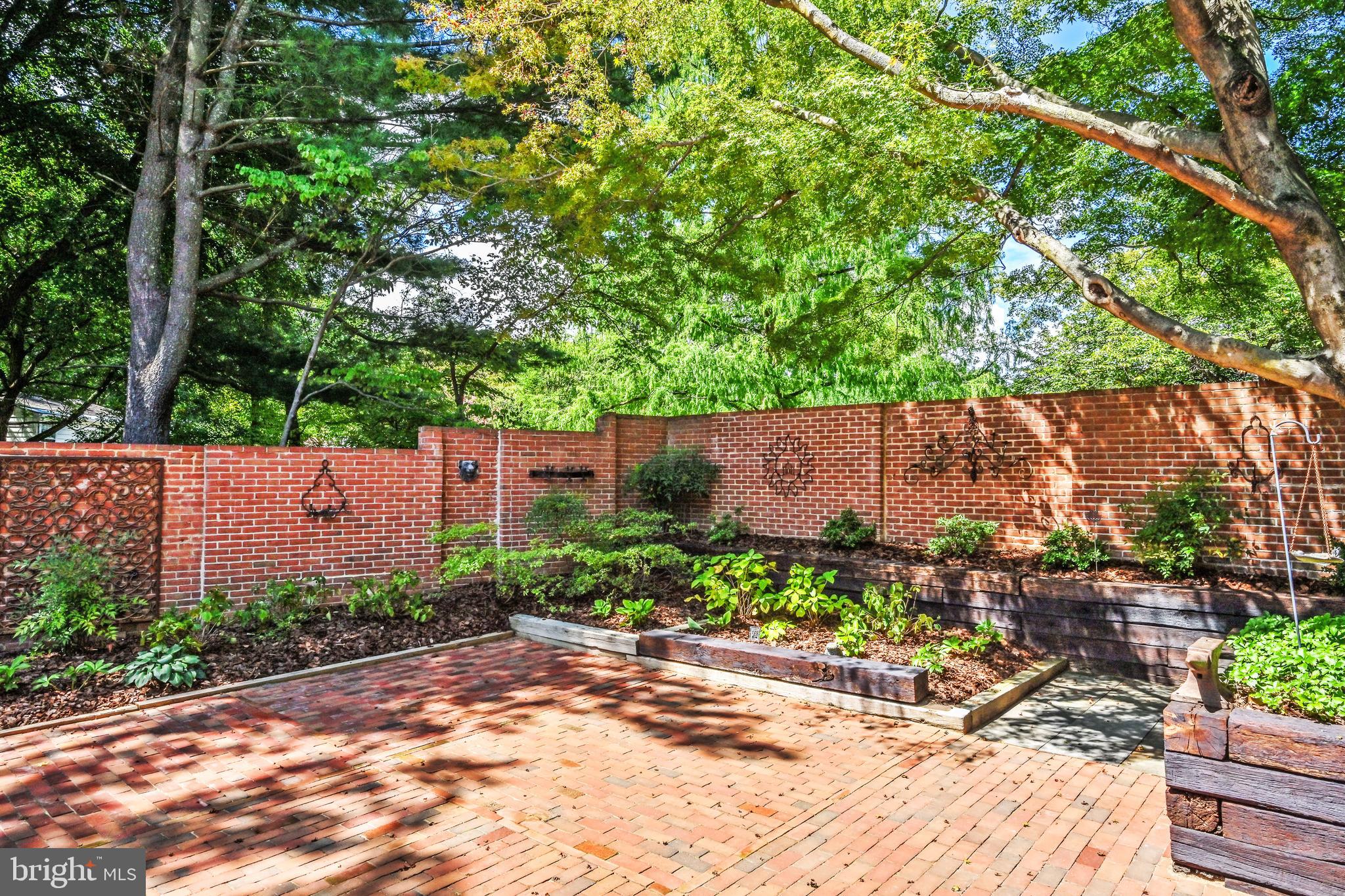 WESTMORELAND HILLS - Residential