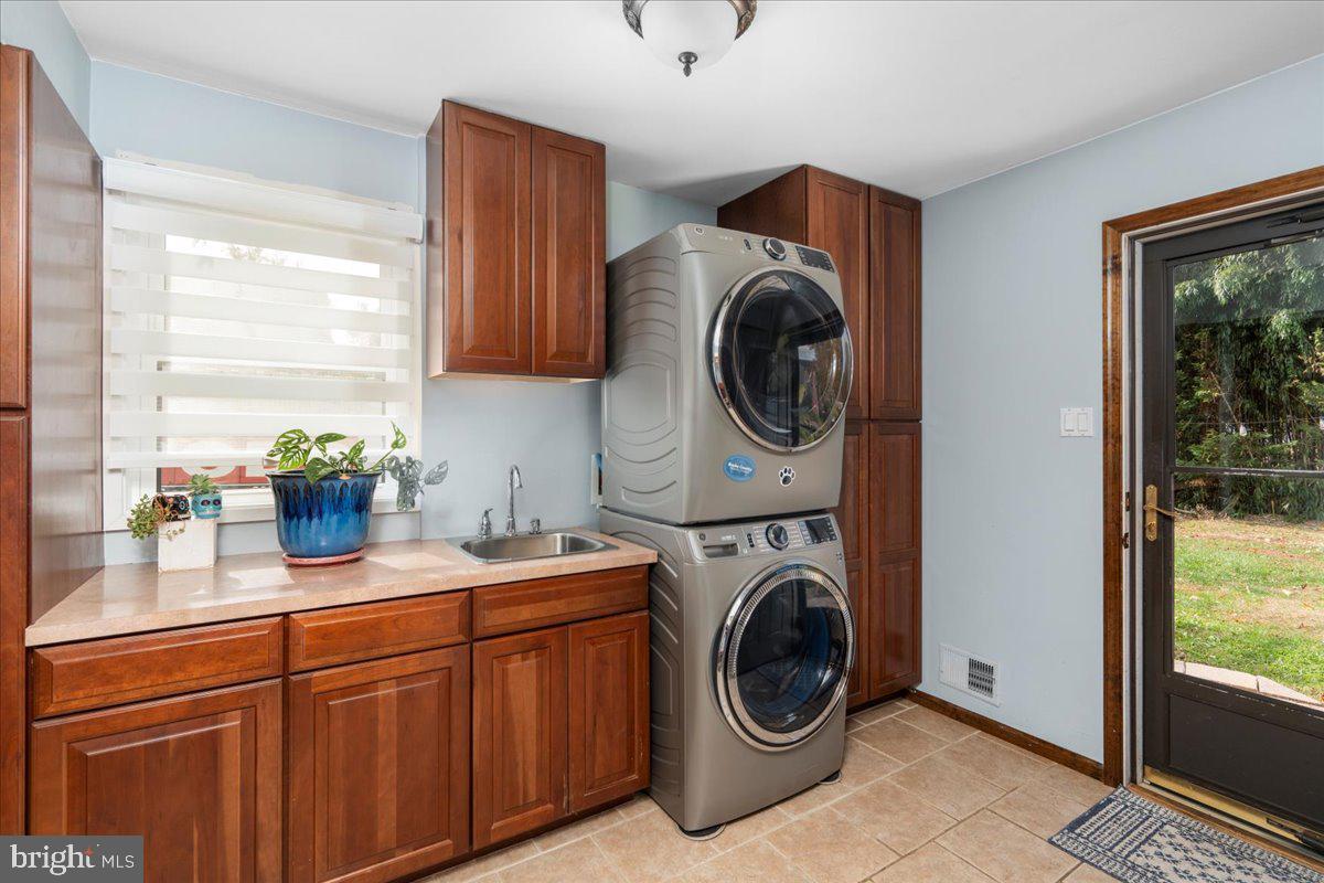 WYNNEWOOD - Residential