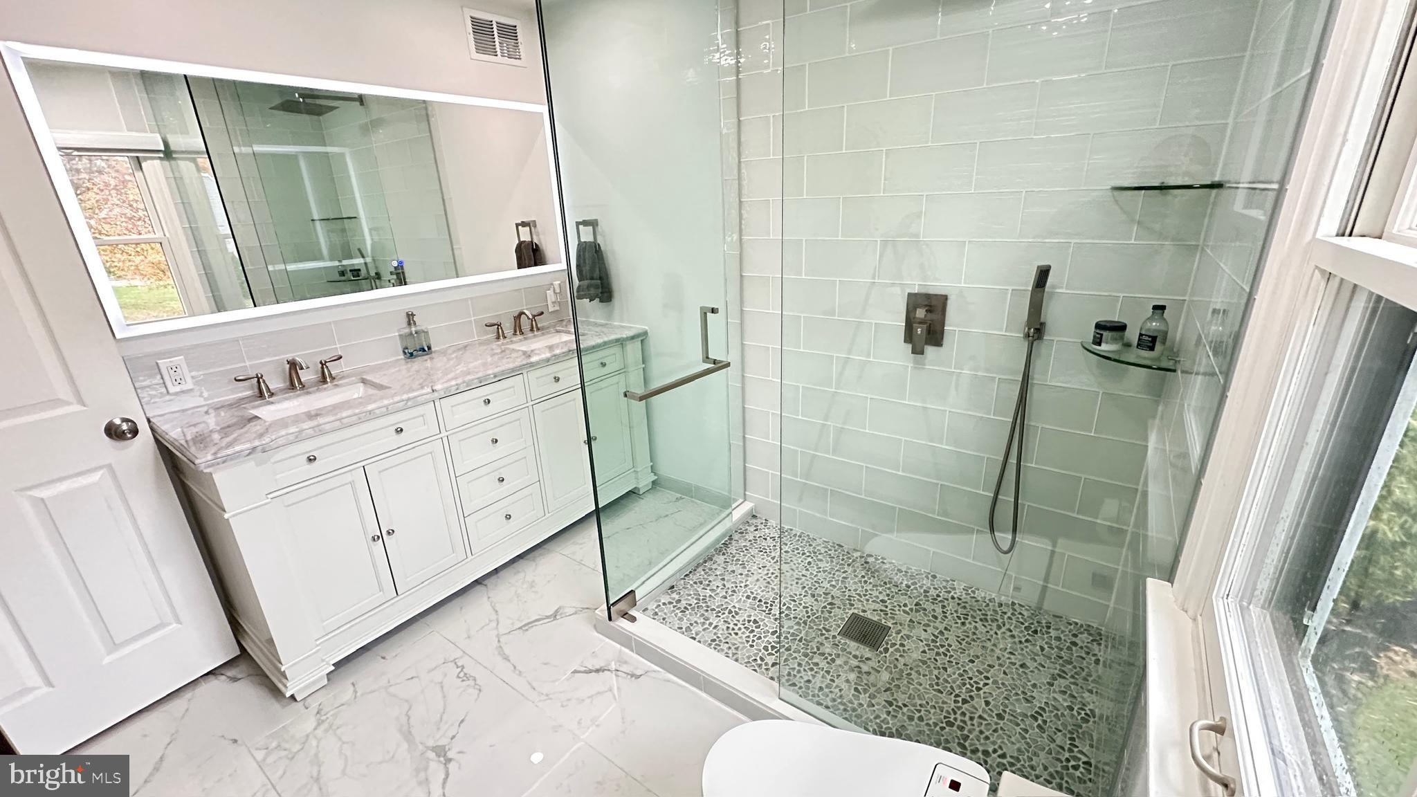 WYNNEWOOD - Residential