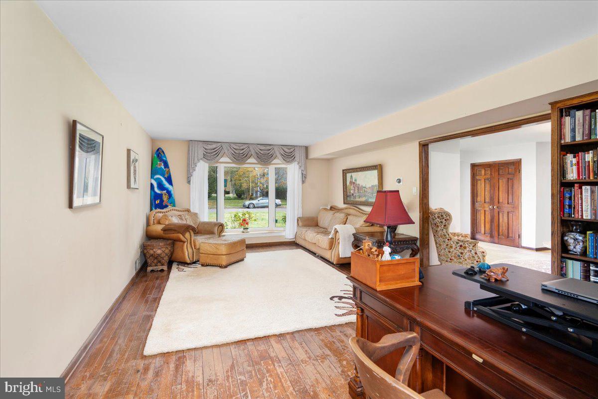 WYNNEWOOD - Residential