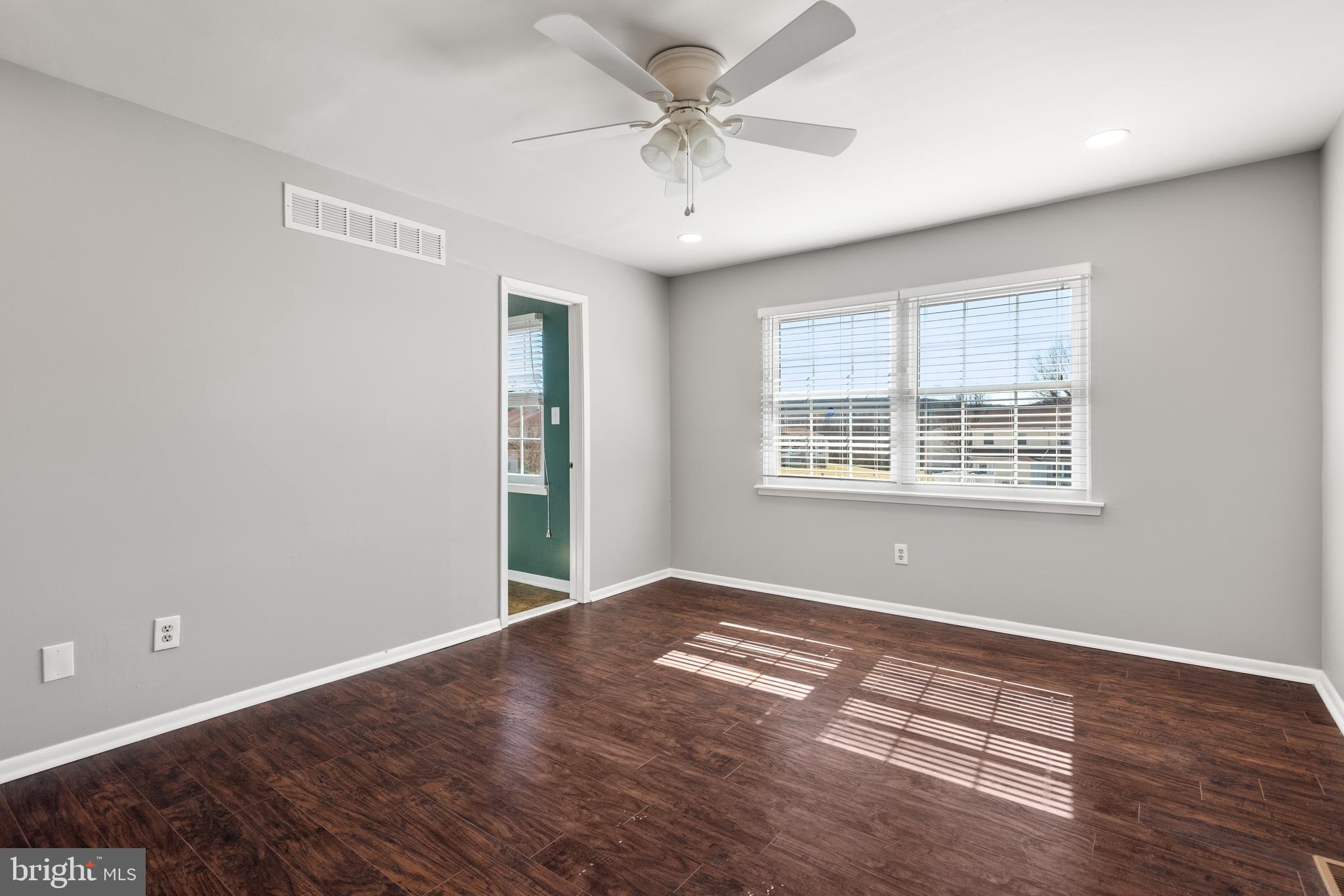 BEAVER RUN KNOLL - Residential