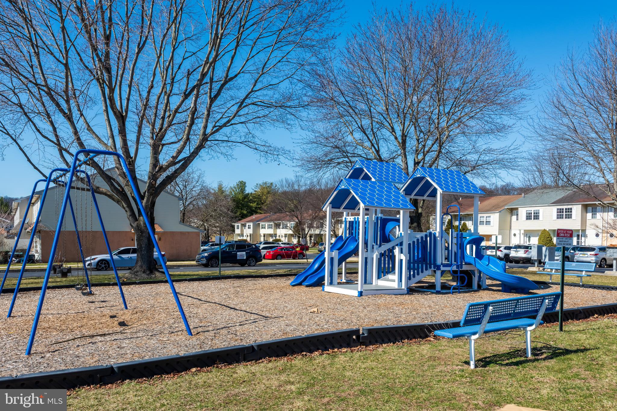 BEAVER RUN KNOLL - Residential