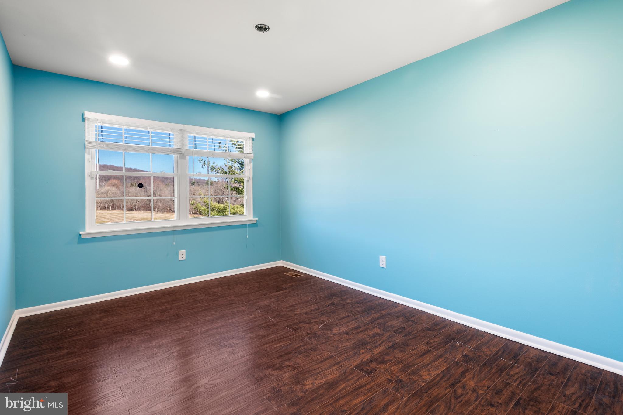 BEAVER RUN KNOLL - Residential