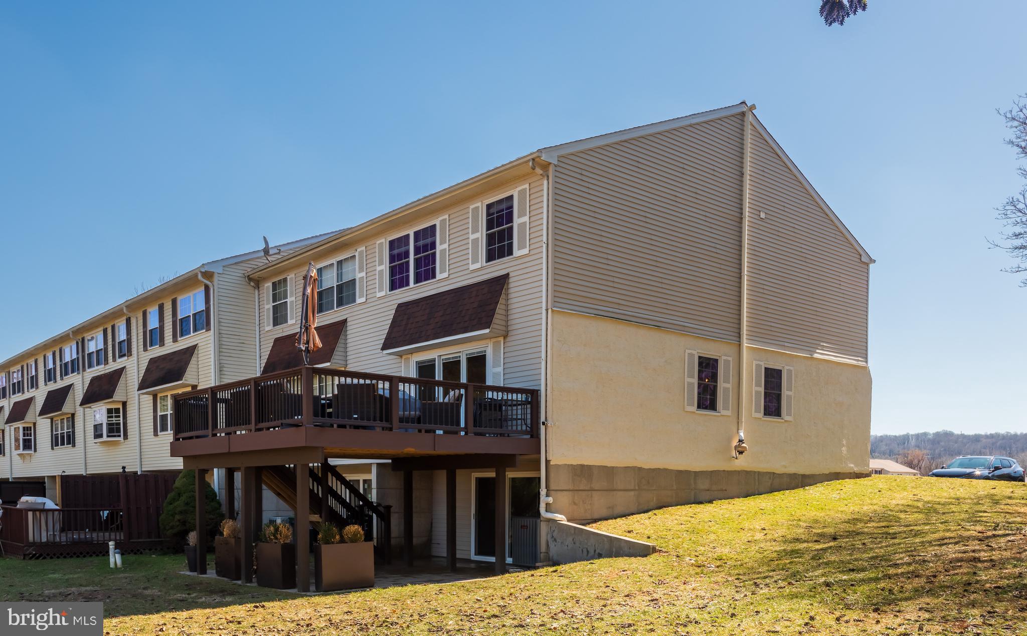 BEAVER RUN KNOLL - Residential