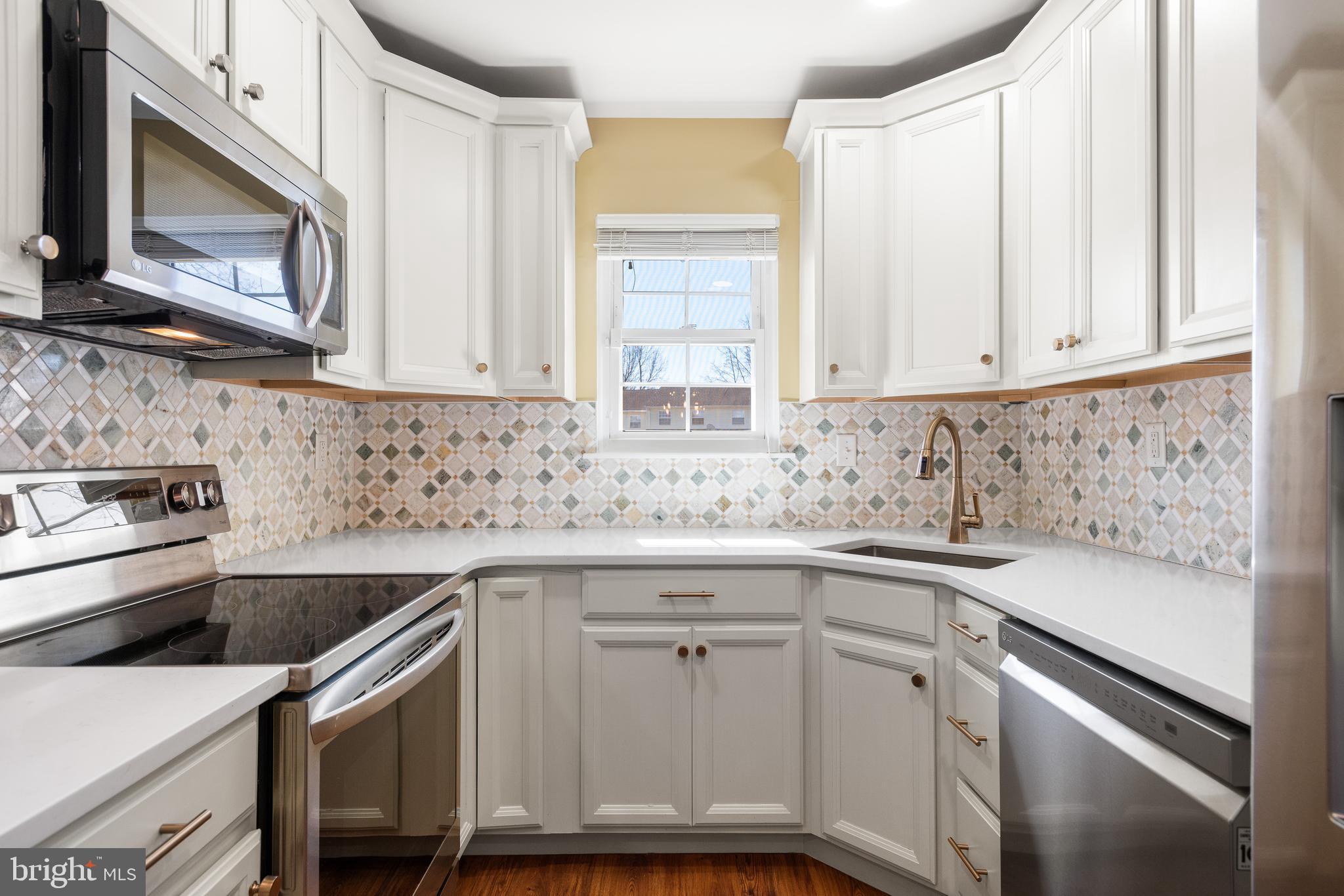 BEAVER RUN KNOLL - Residential