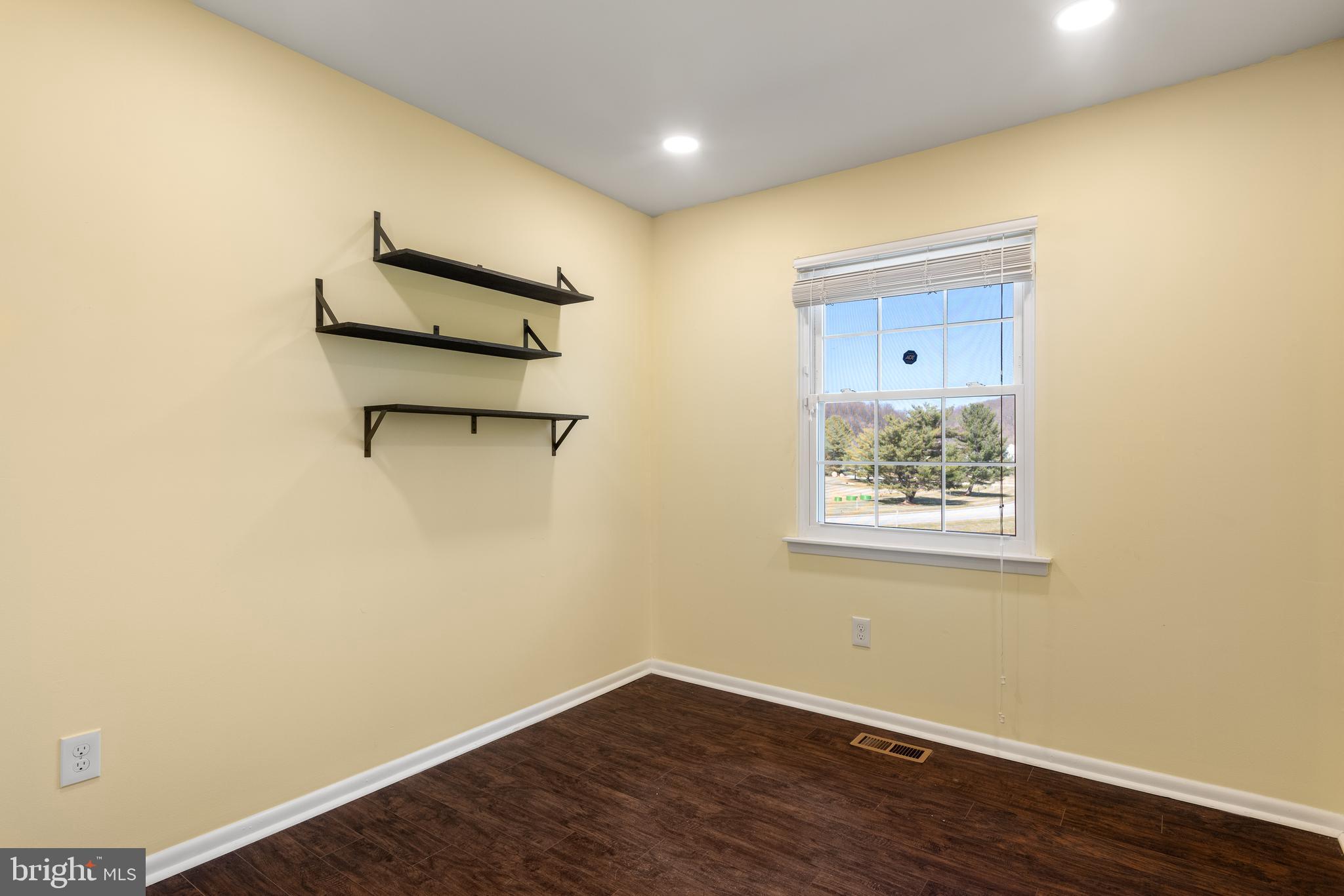 BEAVER RUN KNOLL - Residential