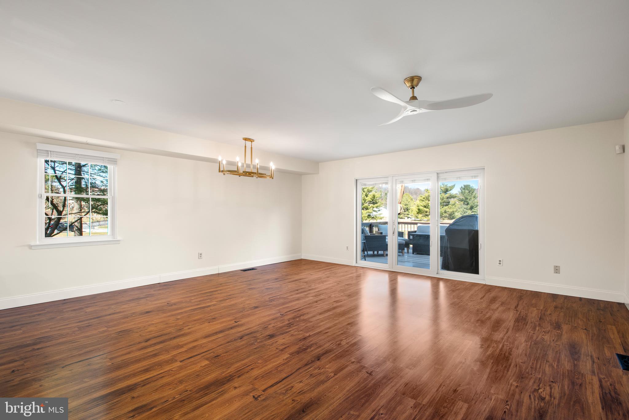 BEAVER RUN KNOLL - Residential