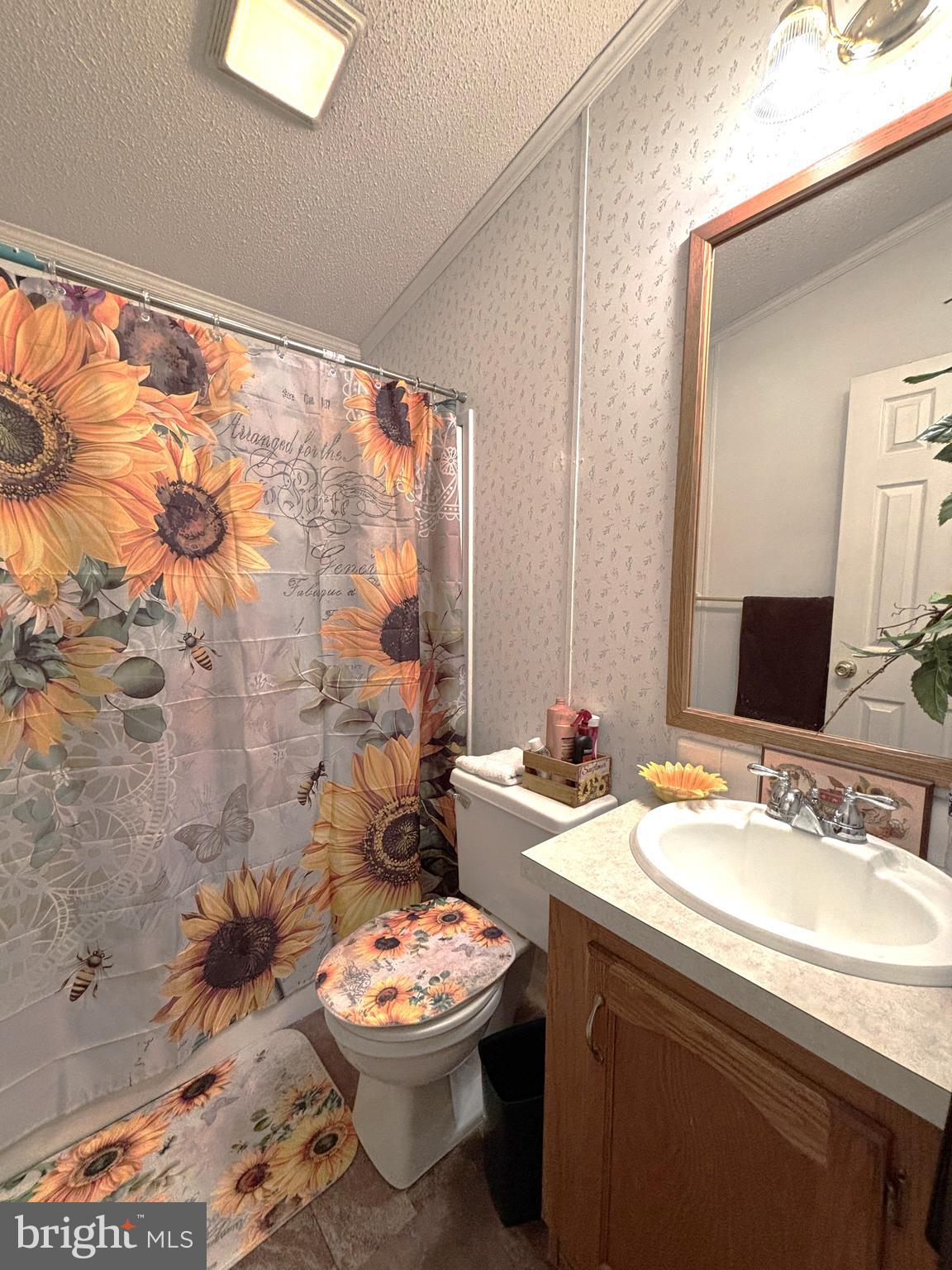 CONTINENTAL COURTS - Residential