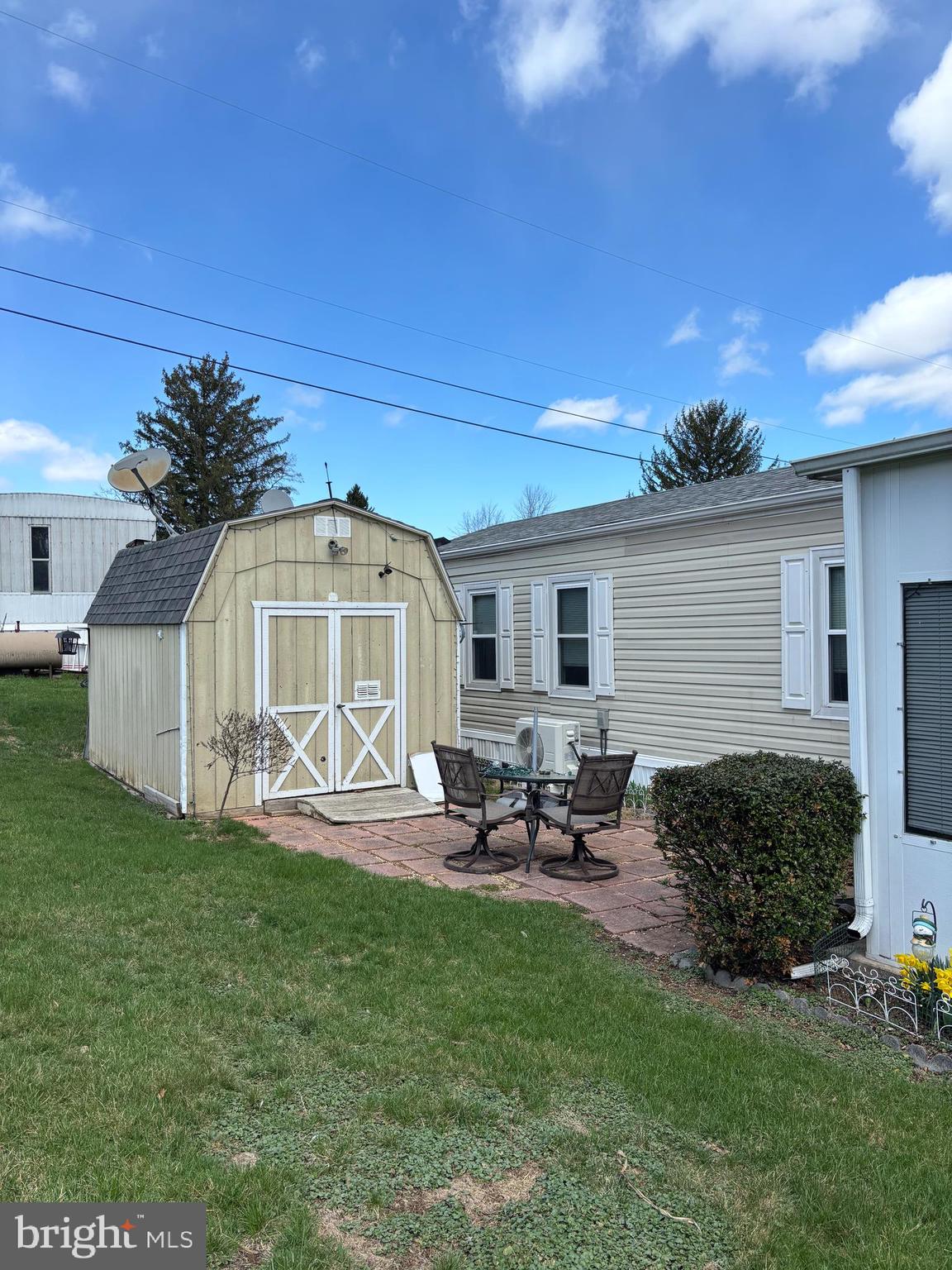 CONTINENTAL COURTS - Residential