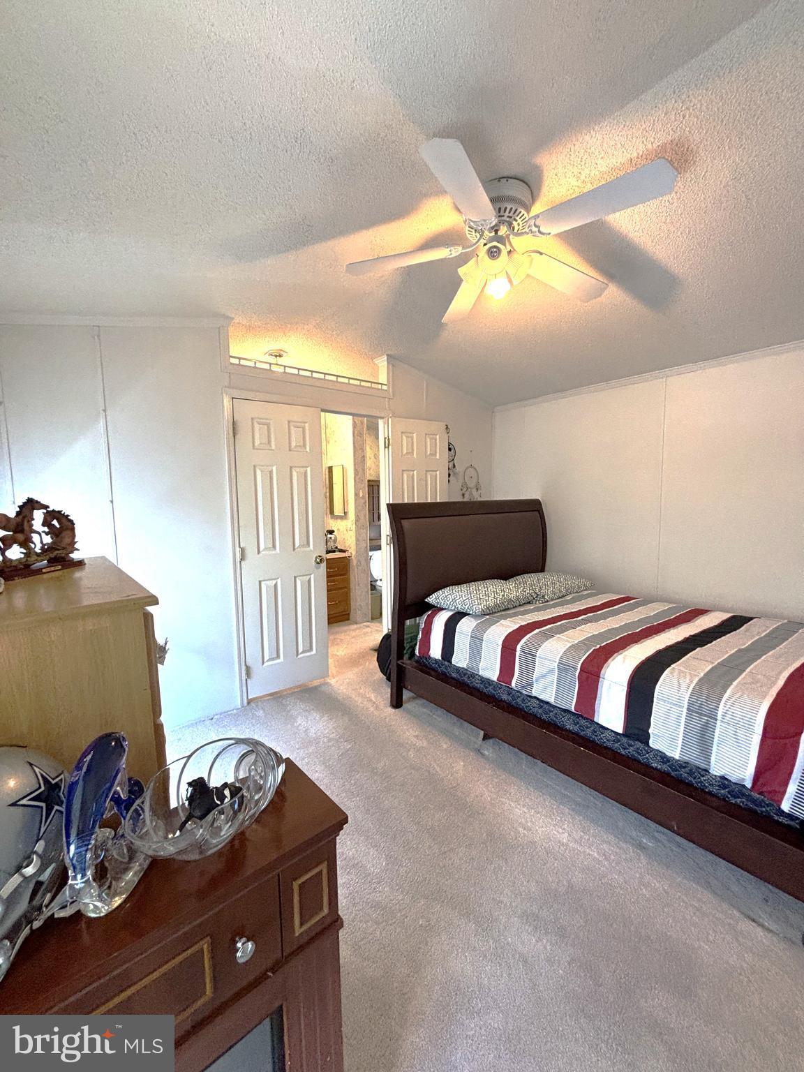 CONTINENTAL COURTS - Residential