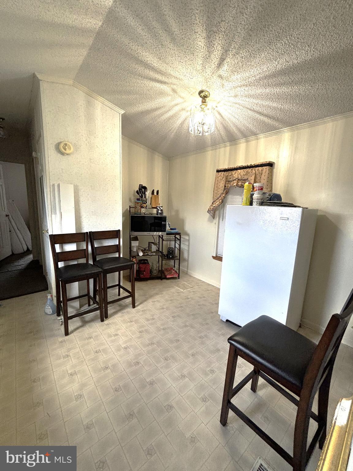 CONTINENTAL COURTS - Residential