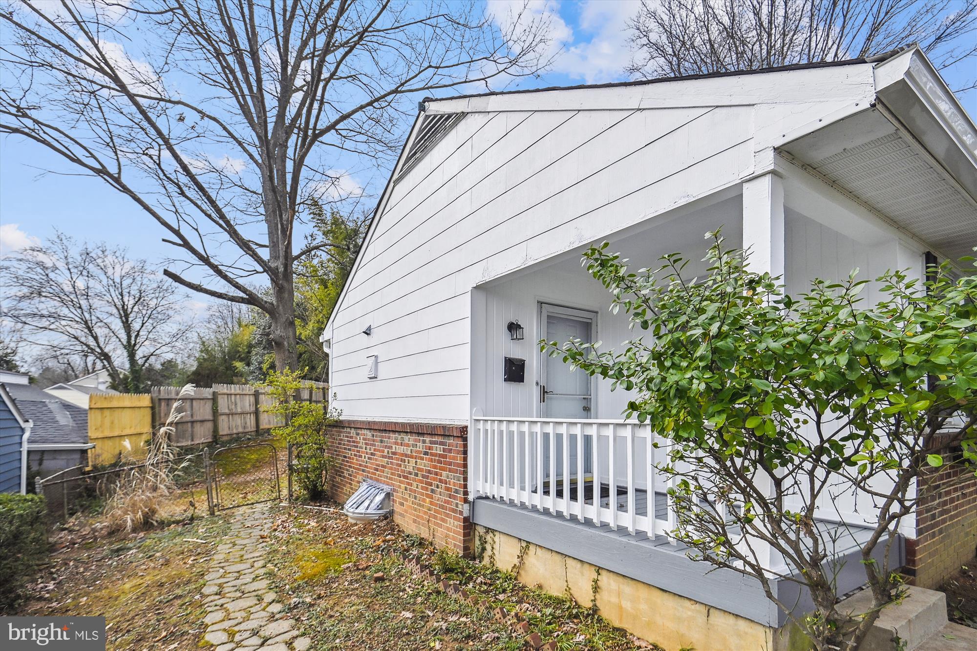 ROCKCREST - Residential Lease