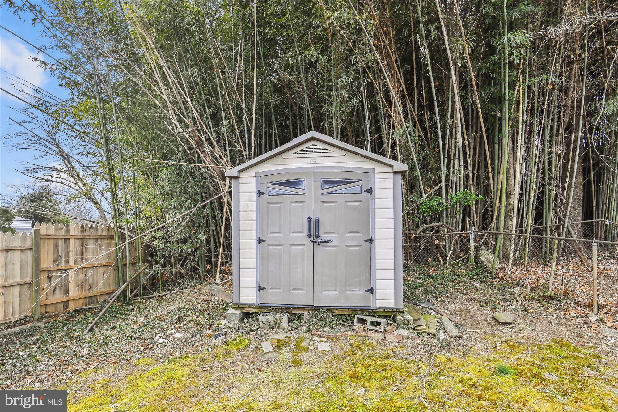 ROCKCREST - Residential Lease