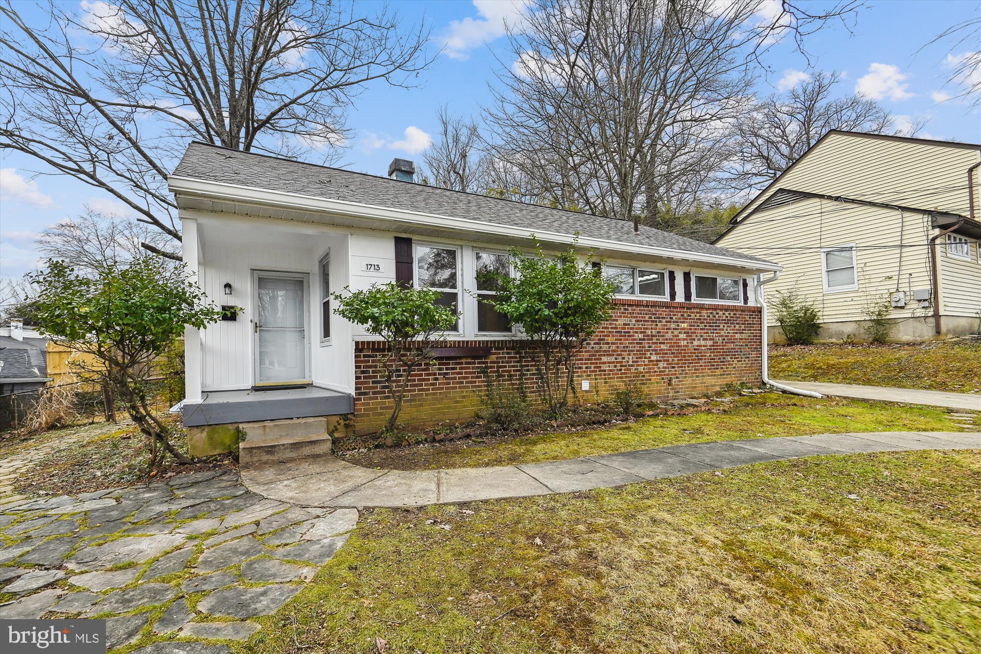 ROCKCREST - Residential Lease