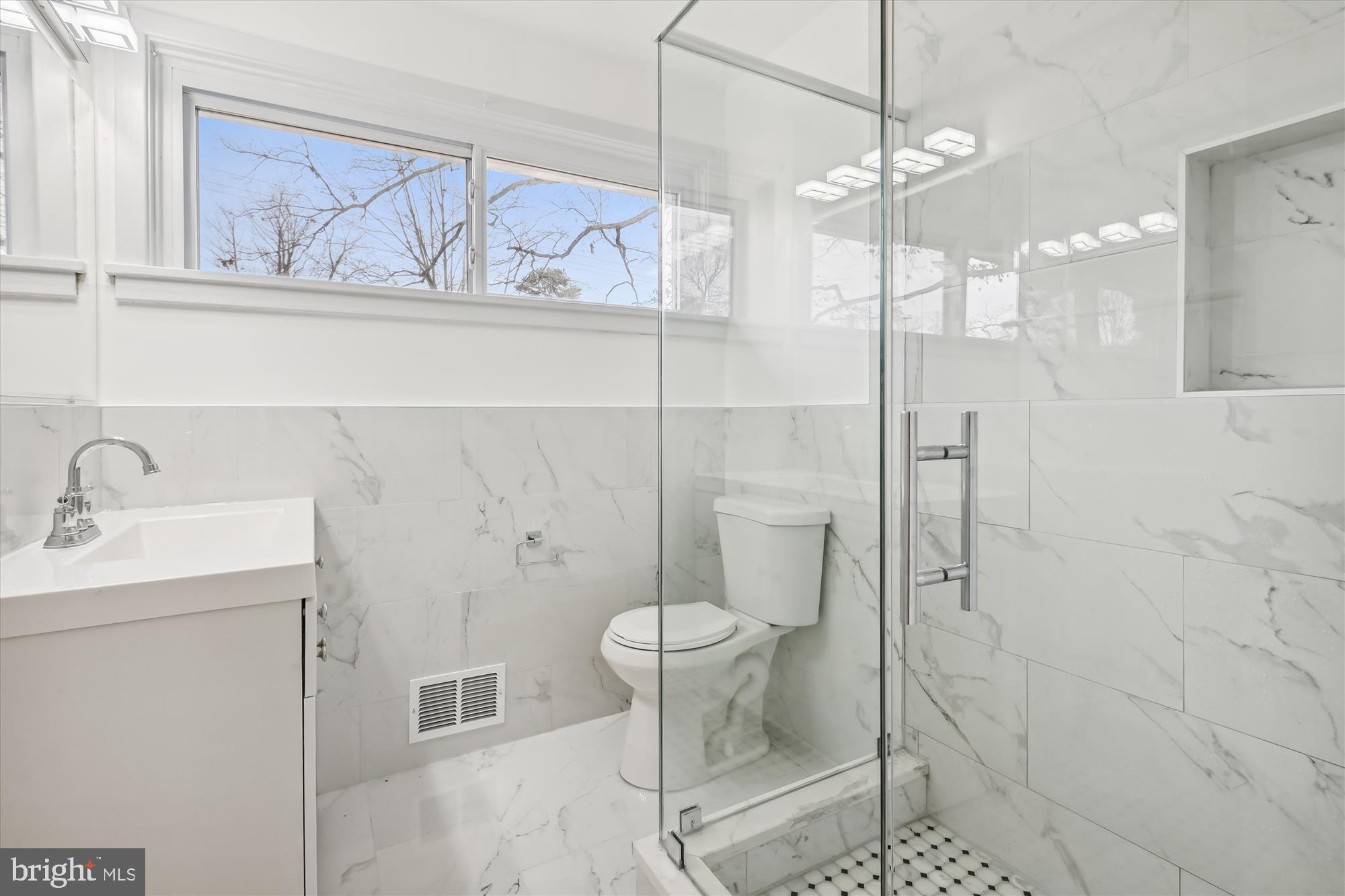 ROCKCREST - Residential Lease