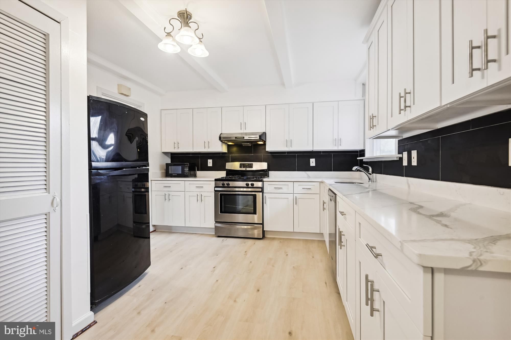 ROCKCREST - Residential Lease