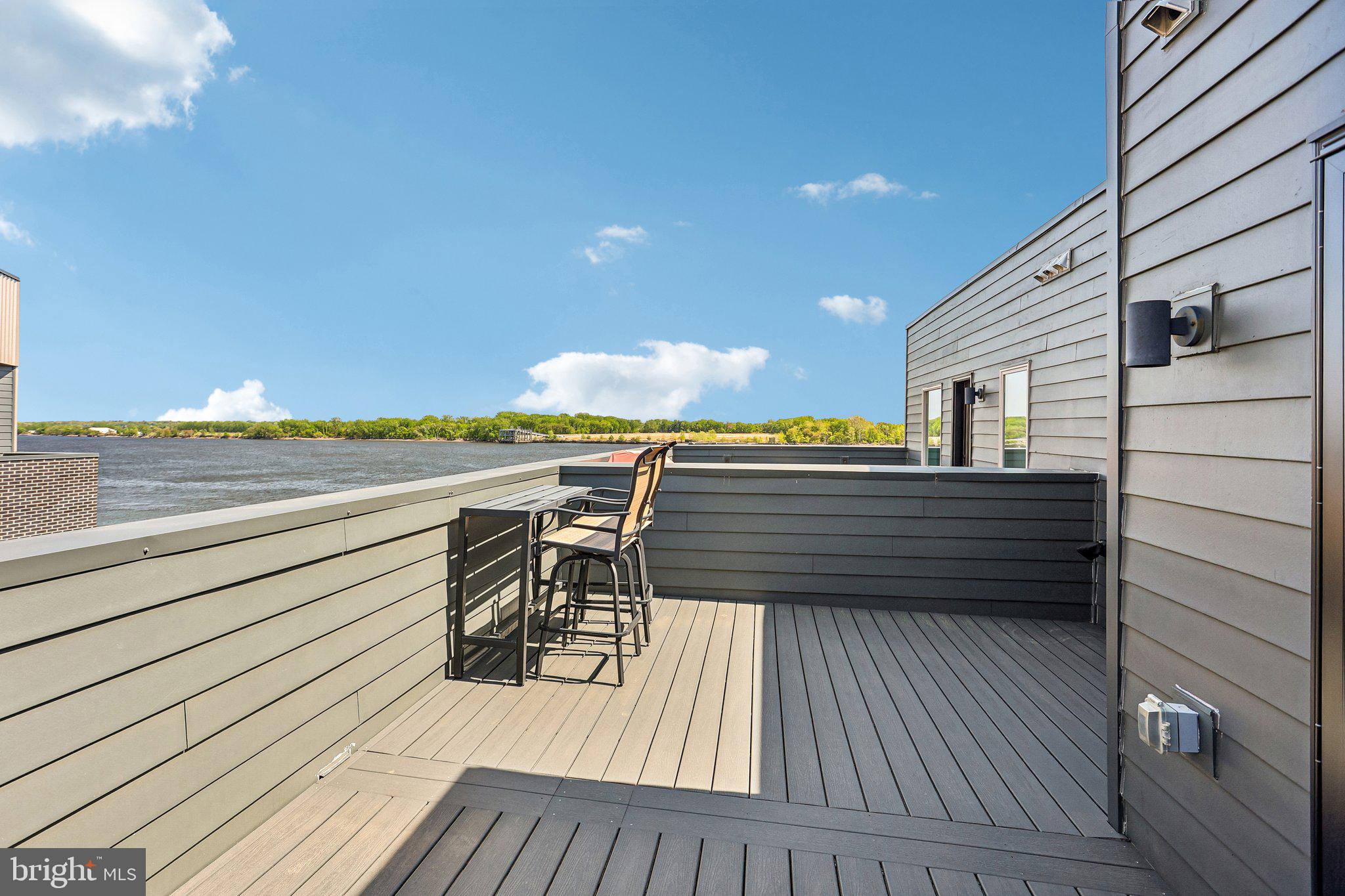NORTHBANK - Residential