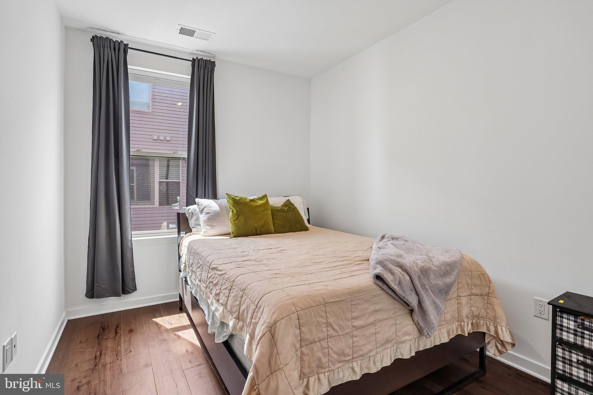 NORTHBANK - Residential