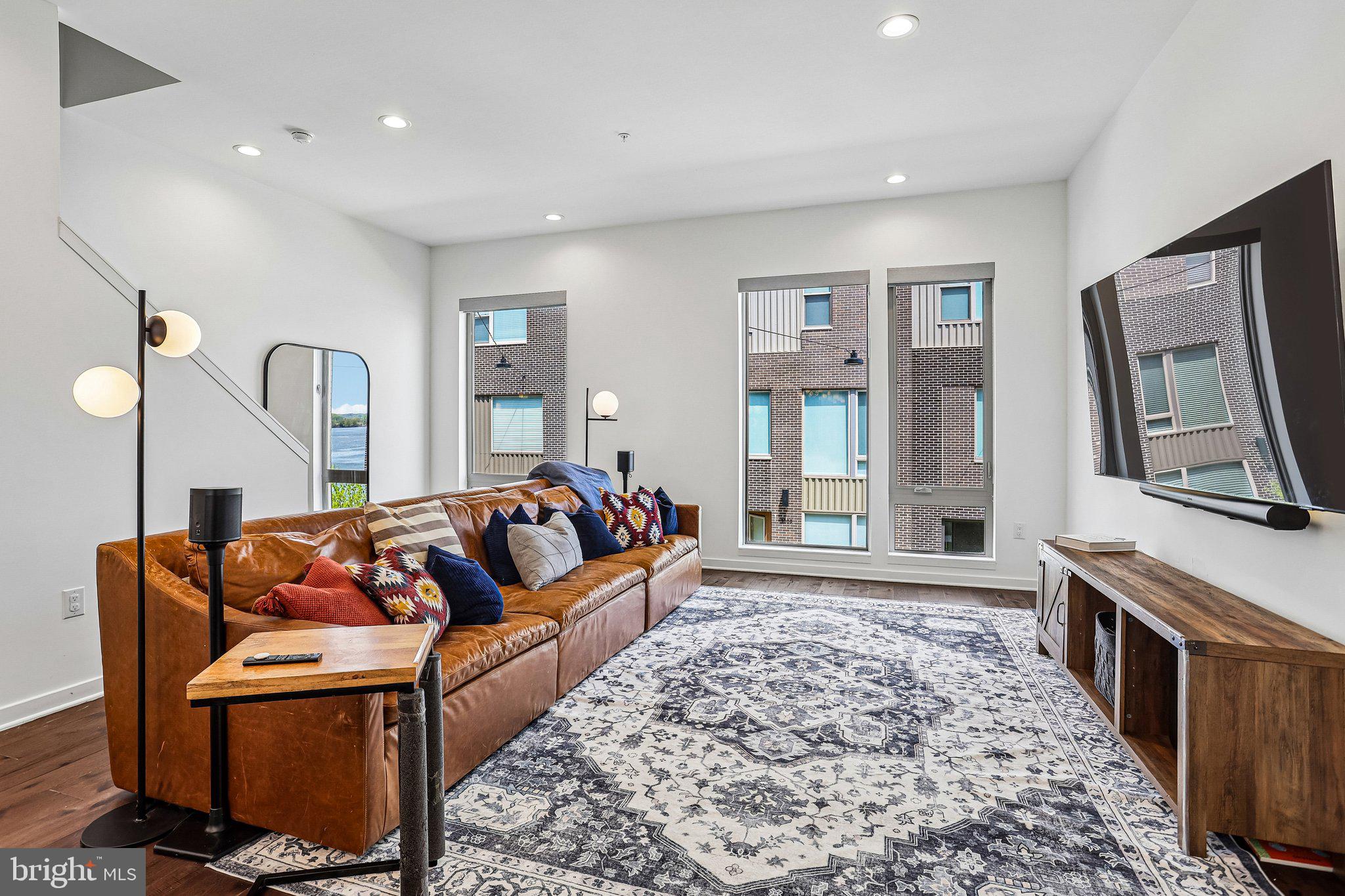 NORTHBANK - Residential