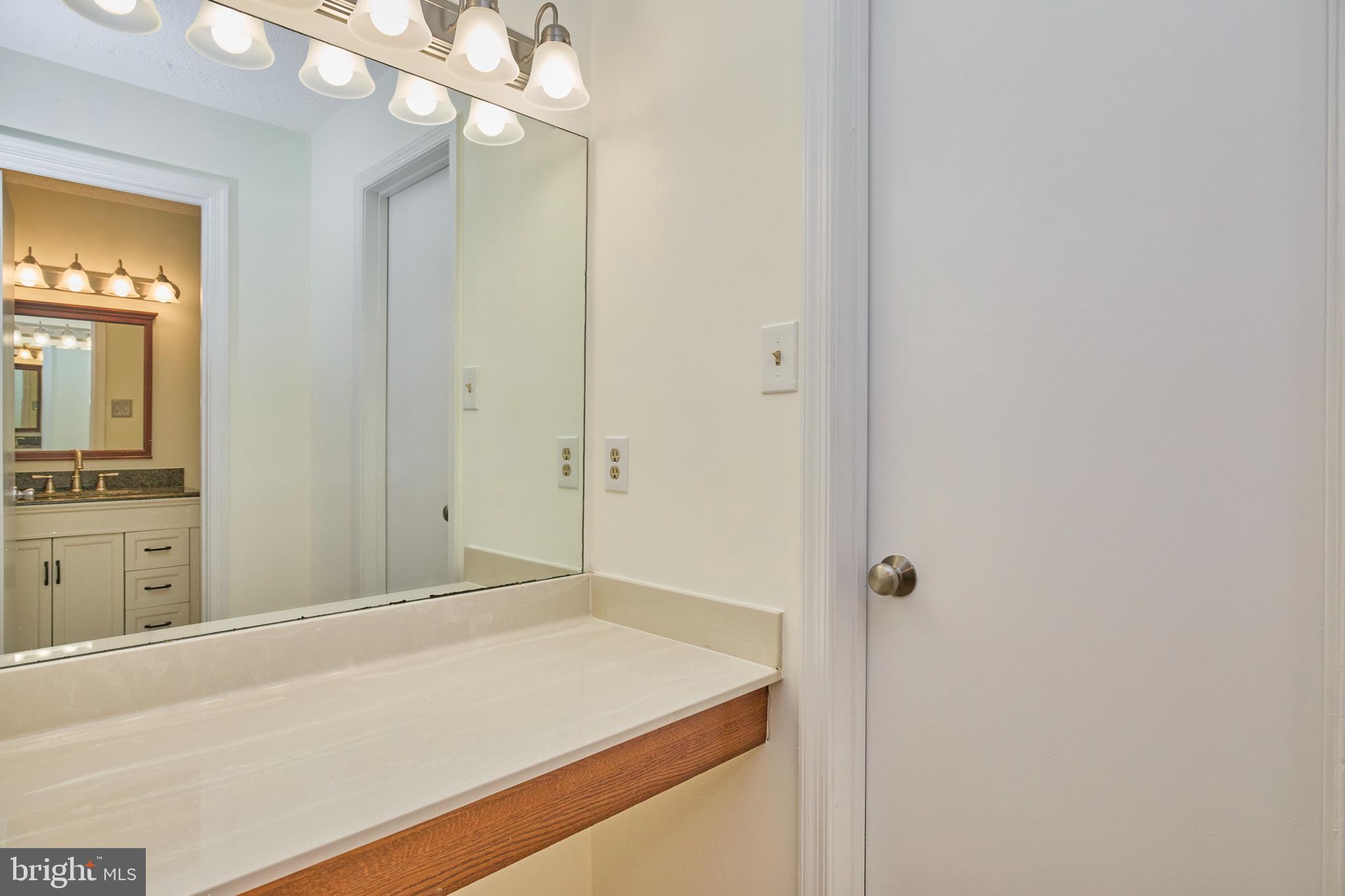 THE OAKTON - Residential