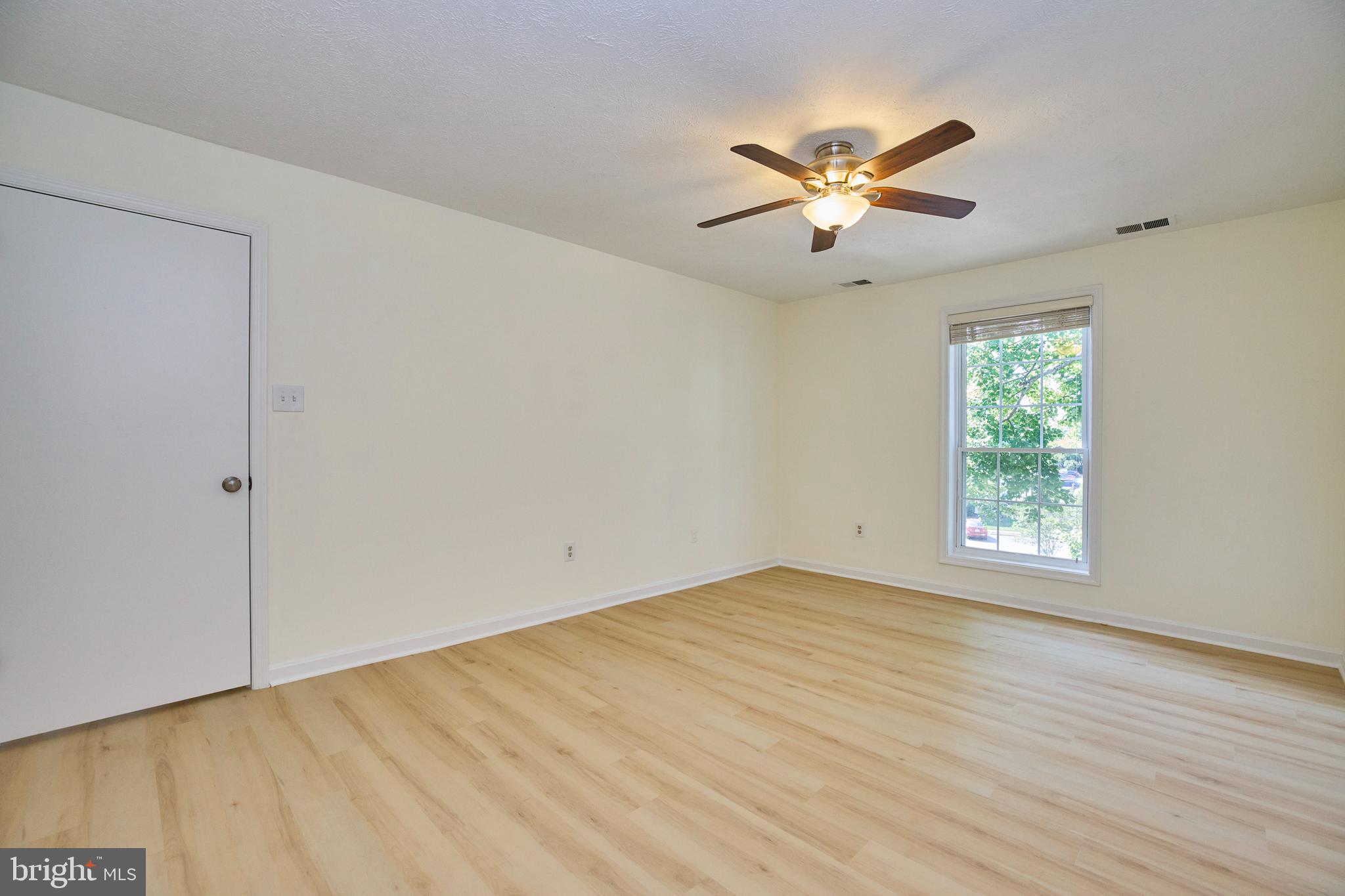 THE OAKTON - Residential