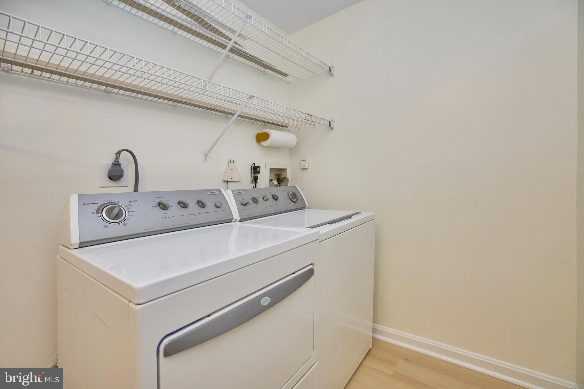 THE OAKTON - Residential