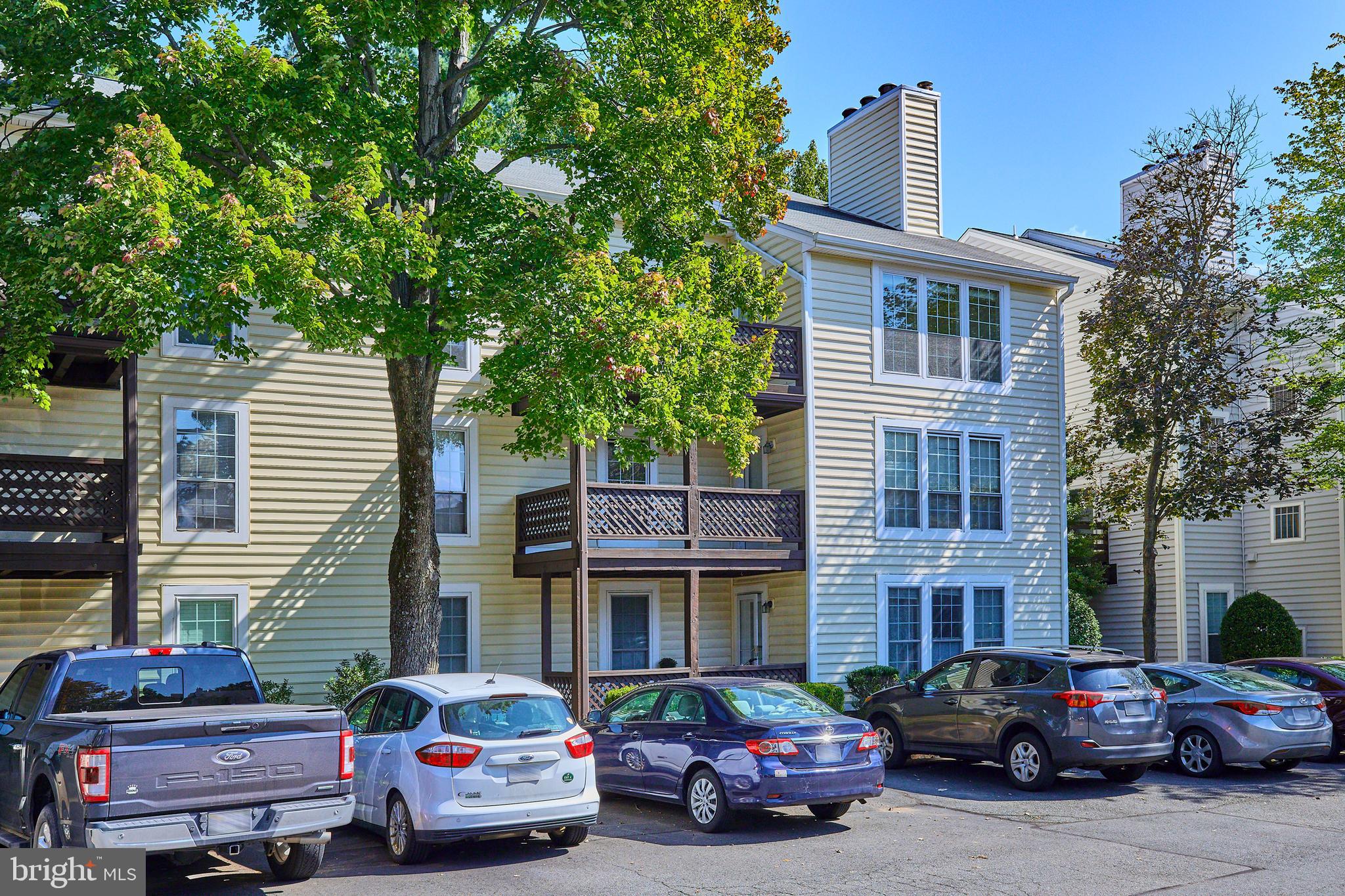 THE OAKTON - Residential