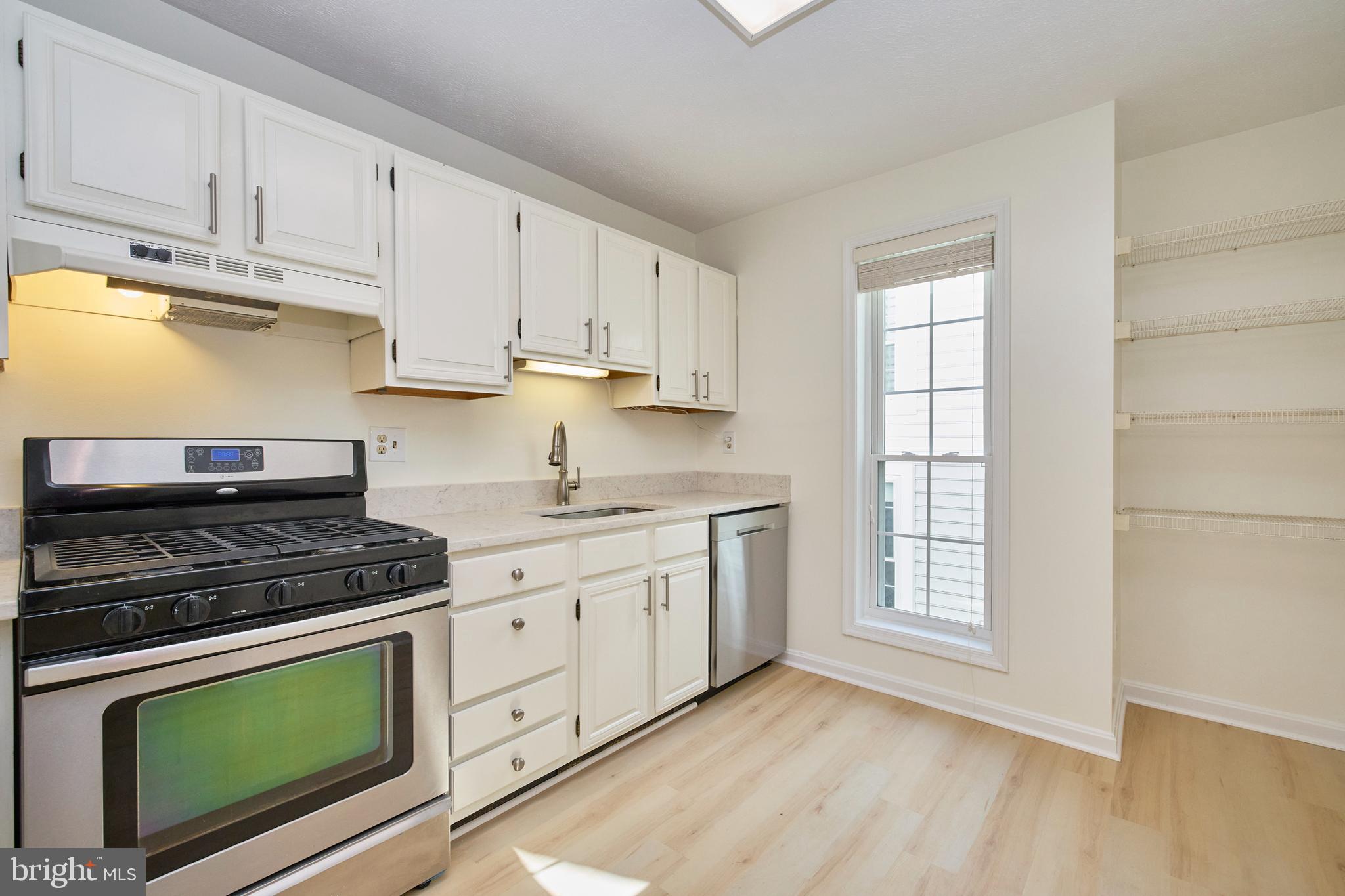 THE OAKTON - Residential