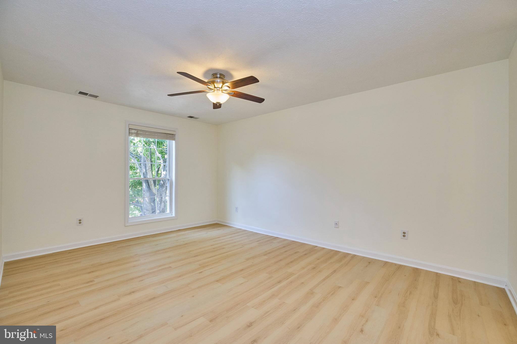 THE OAKTON - Residential