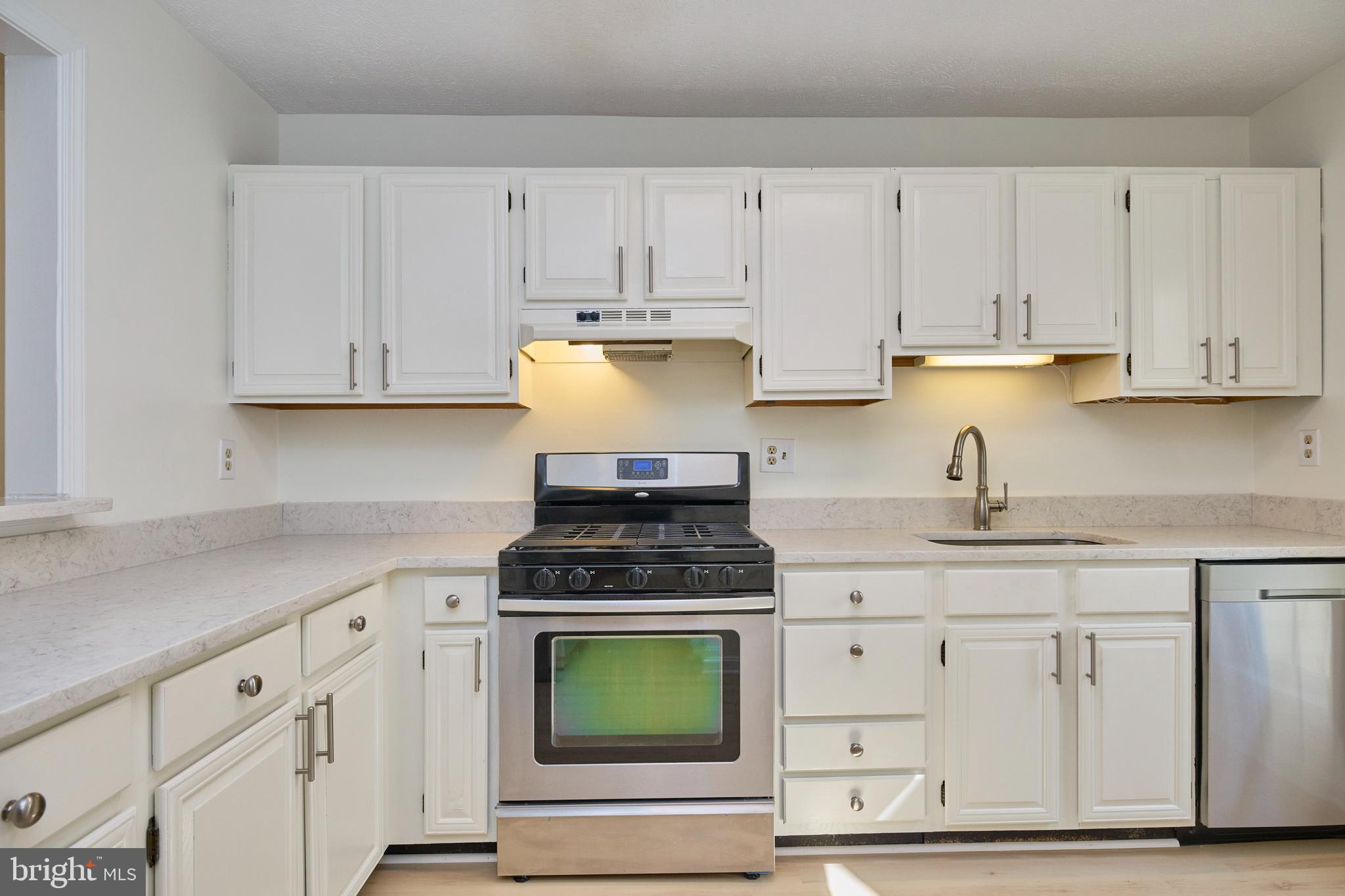 THE OAKTON - Residential