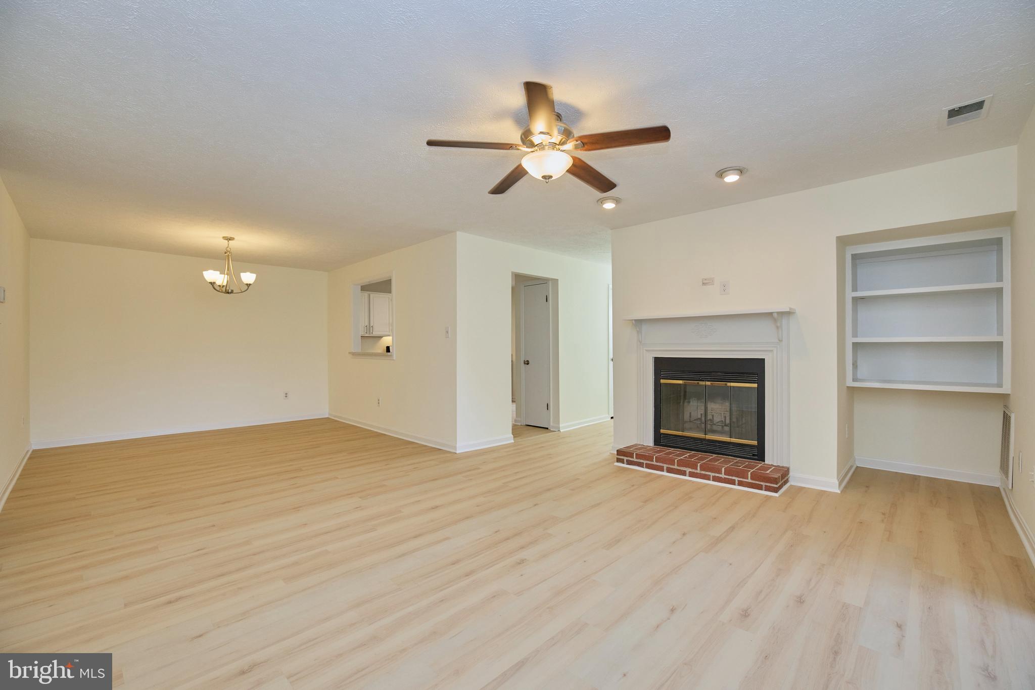 THE OAKTON - Residential