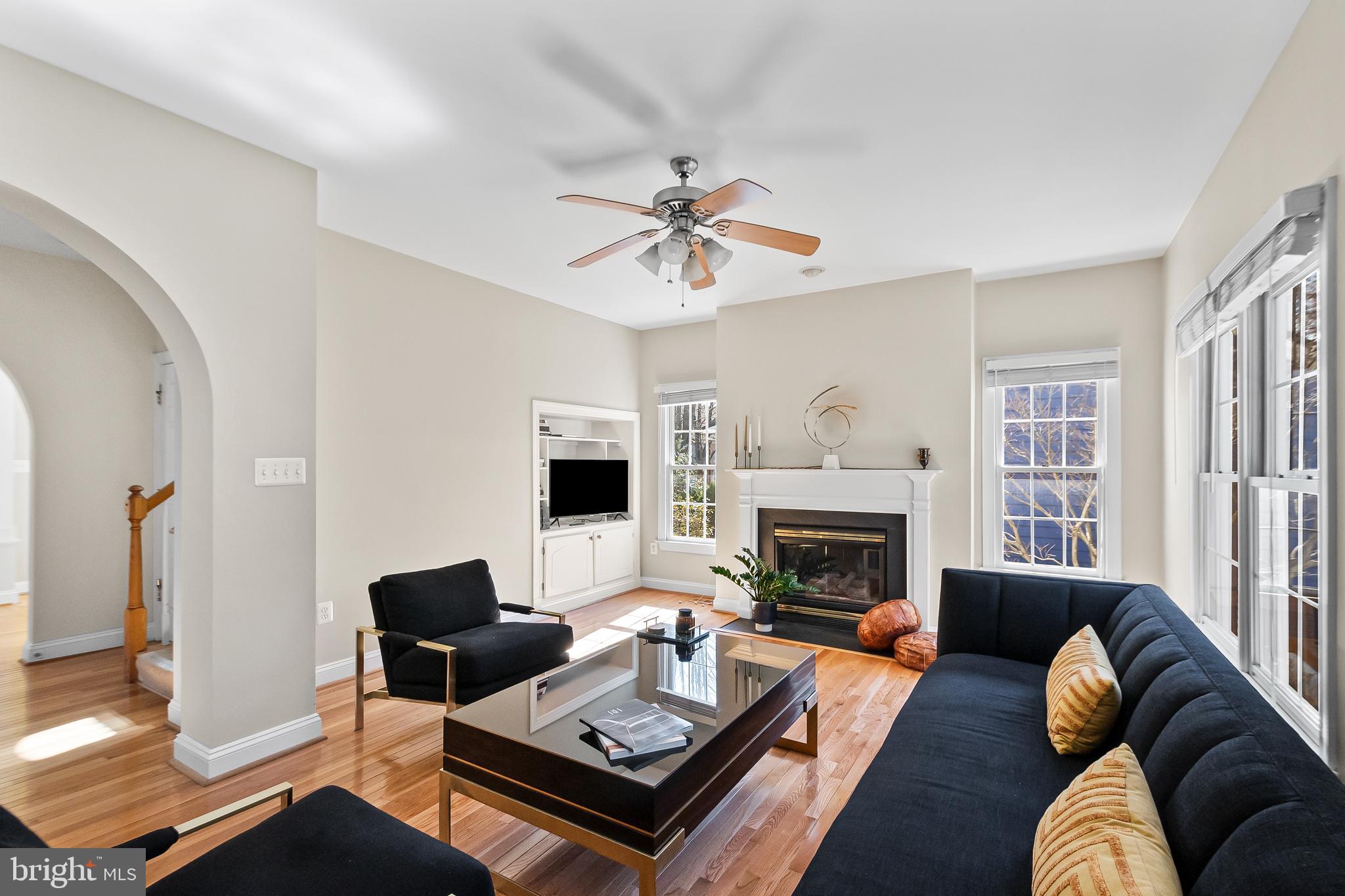 KENTLANDS - Residential