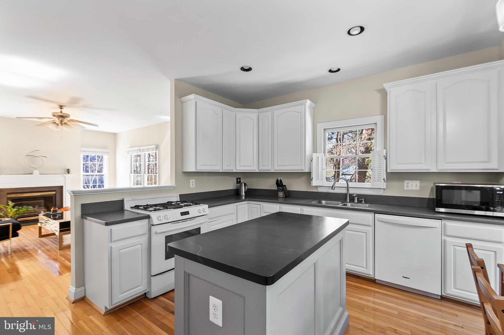 KENTLANDS - Residential