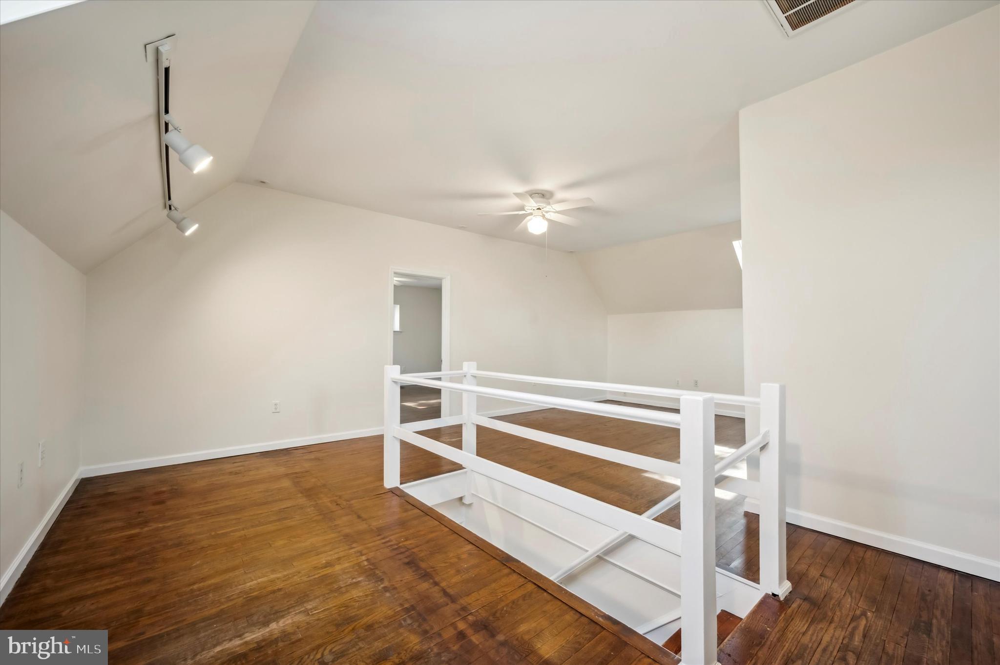 WYNNEWOOD PARK - Residential