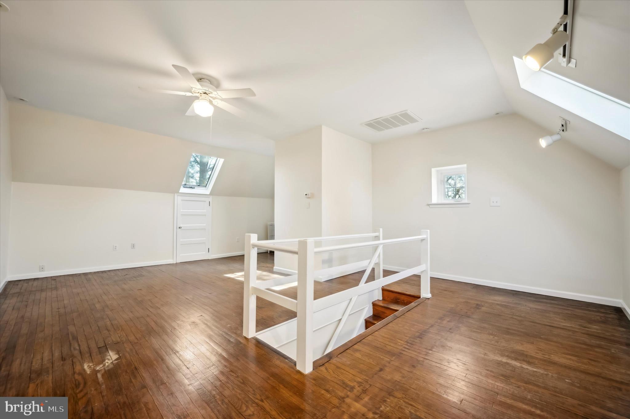 WYNNEWOOD PARK - Residential