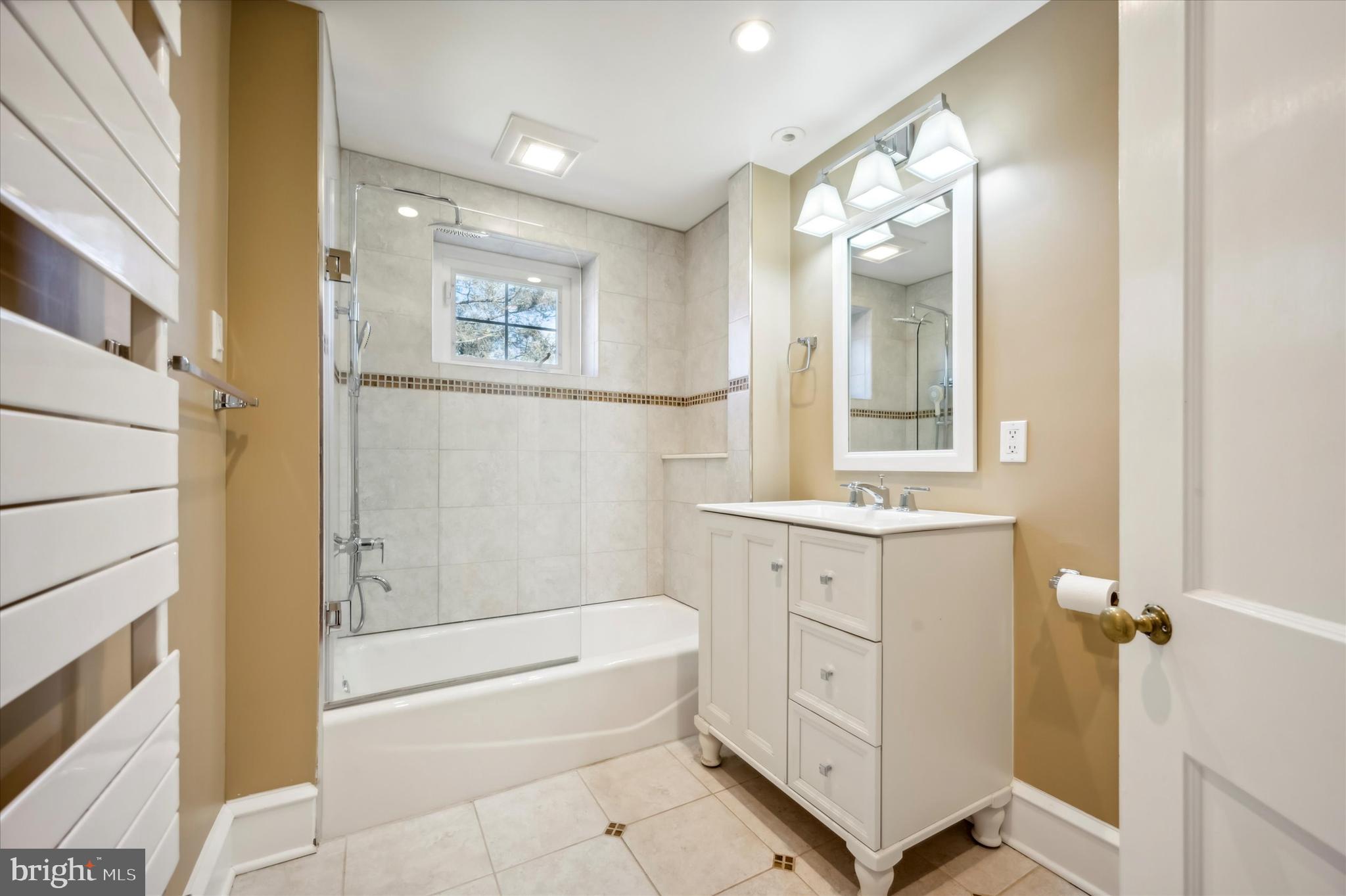 WYNNEWOOD PARK - Residential