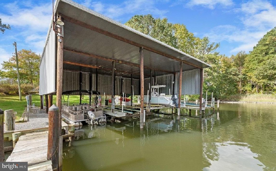 560 TWIN COVE LANE