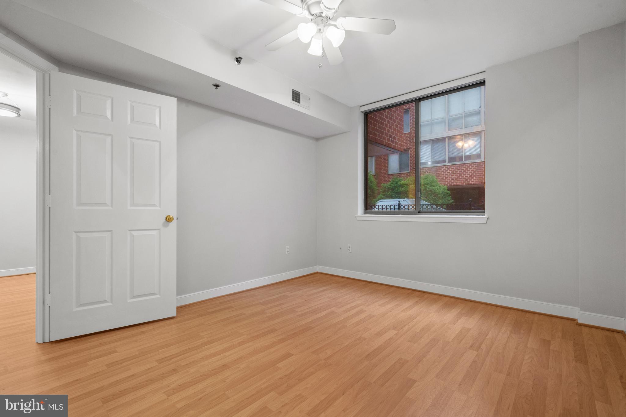 WINDSOR PLAZA - Residential