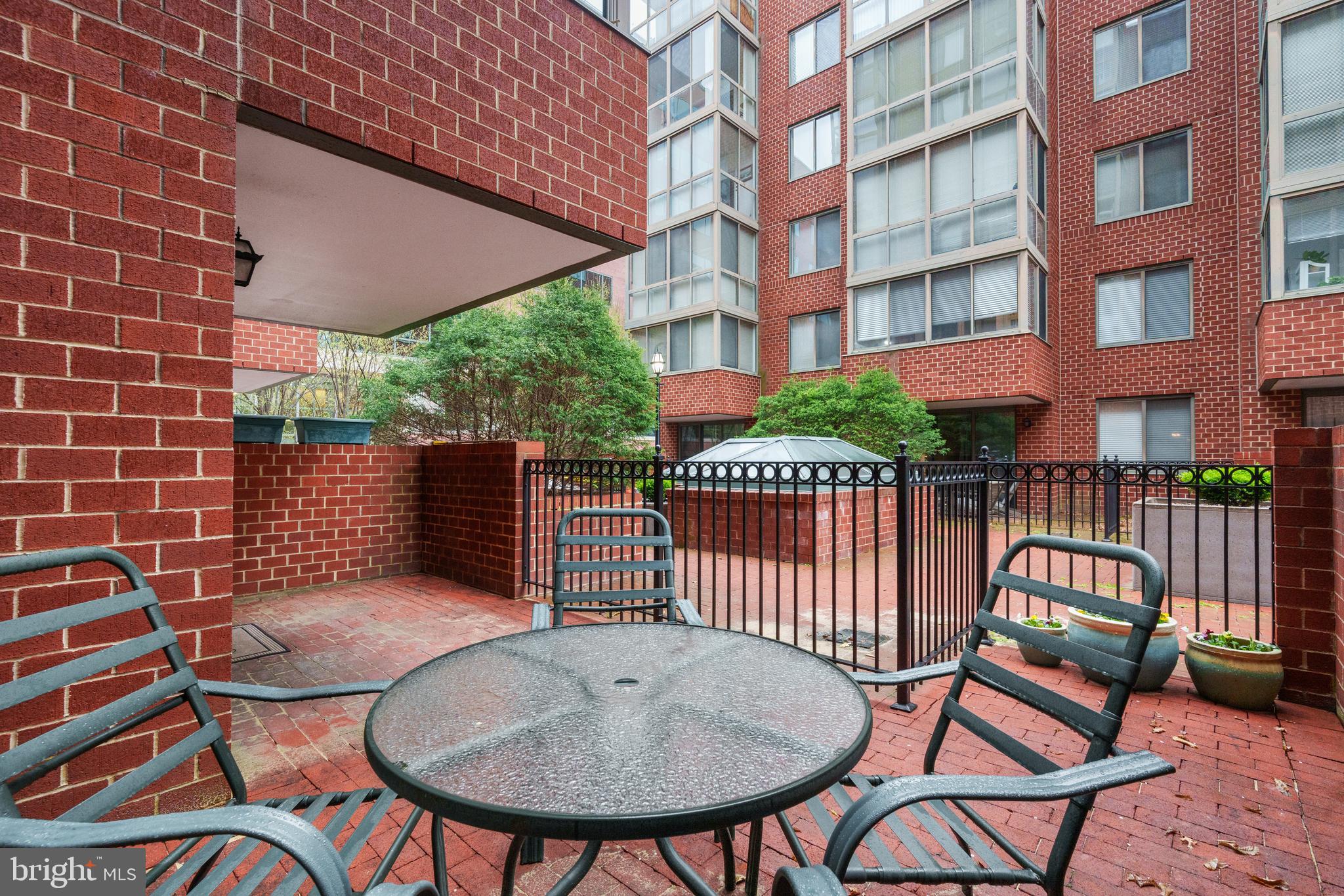 WINDSOR PLAZA - Residential