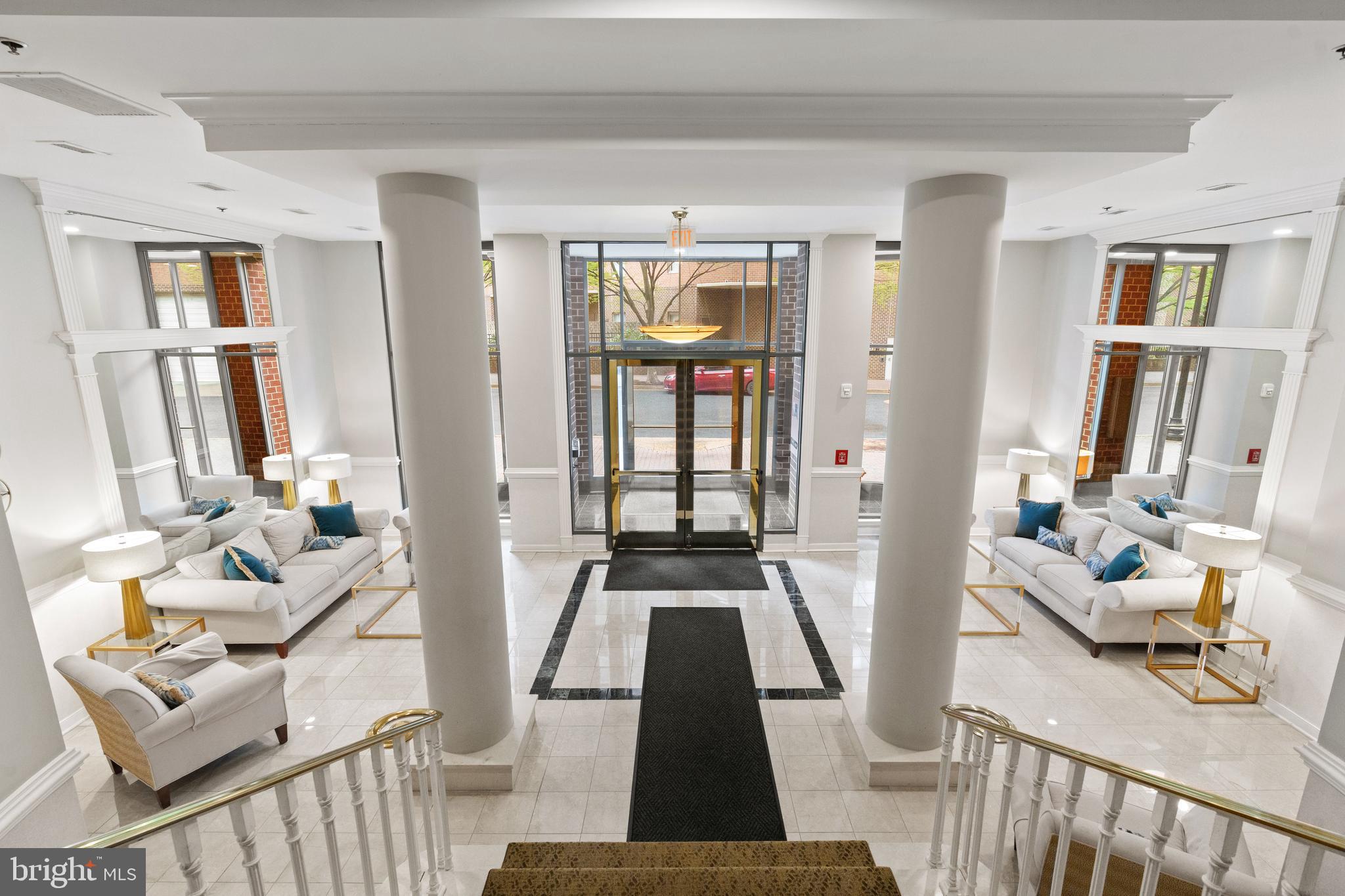 WINDSOR PLAZA - Residential