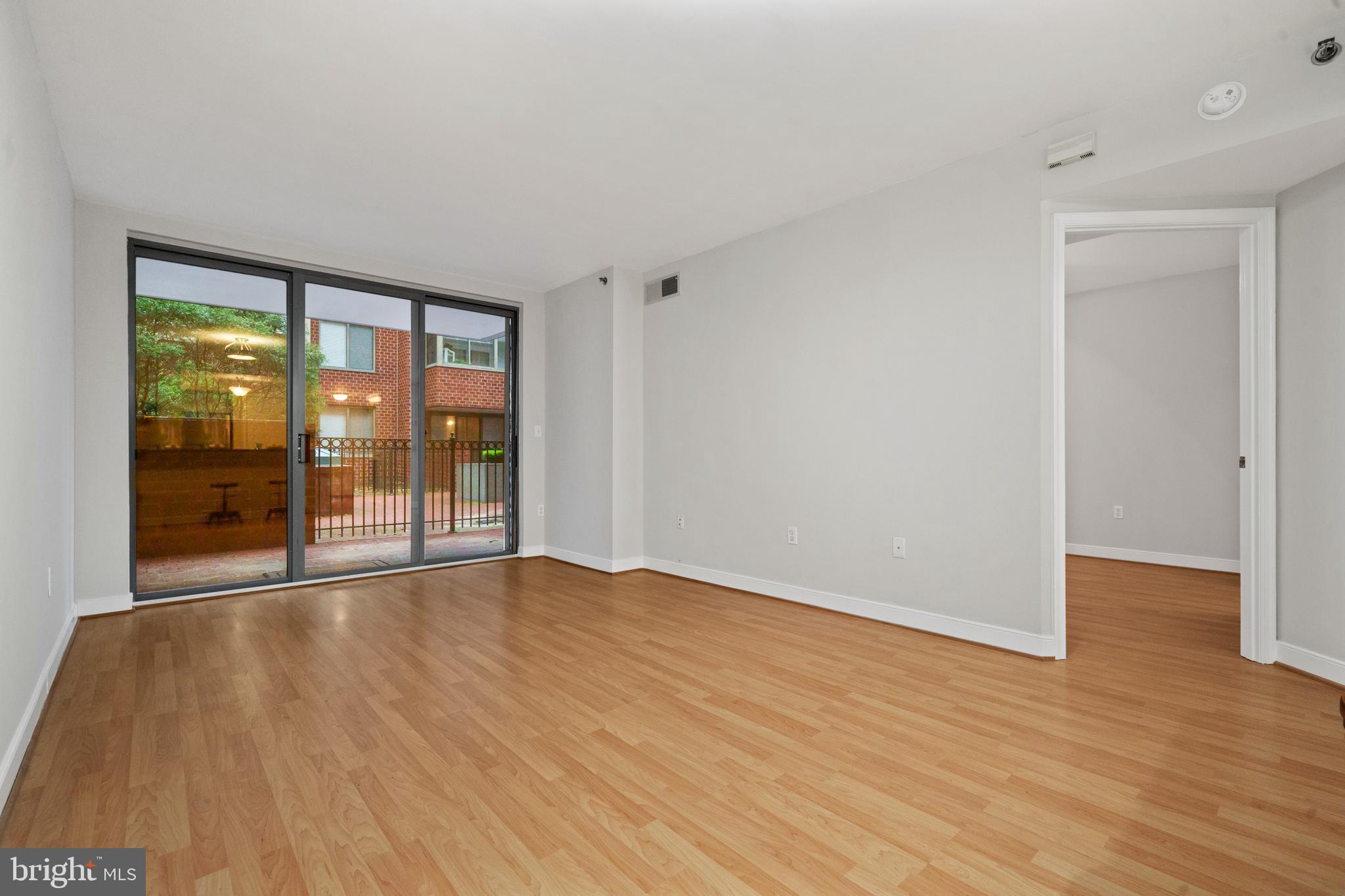 WINDSOR PLAZA - Residential