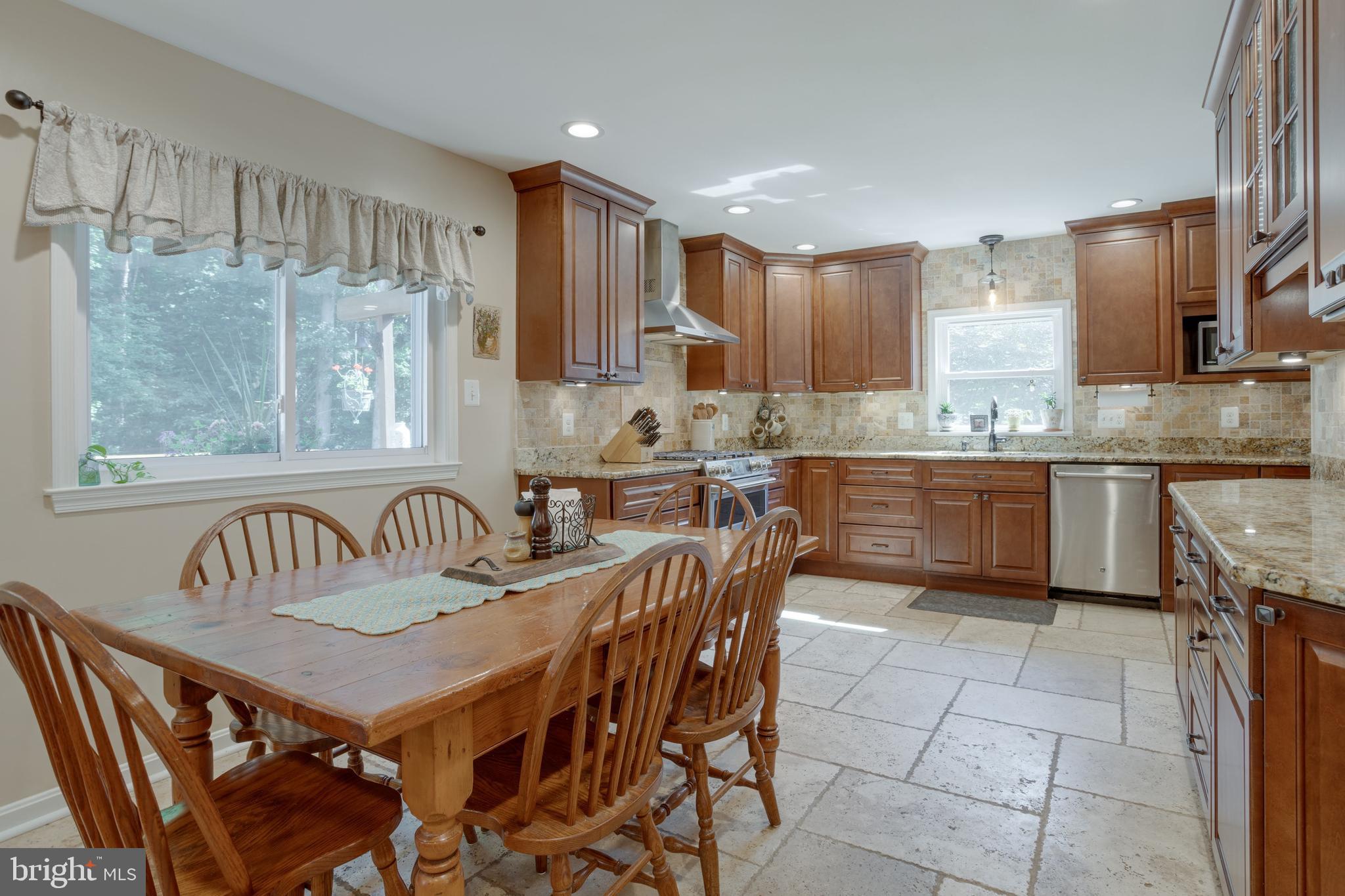 NEWINGTON STATION - Residential