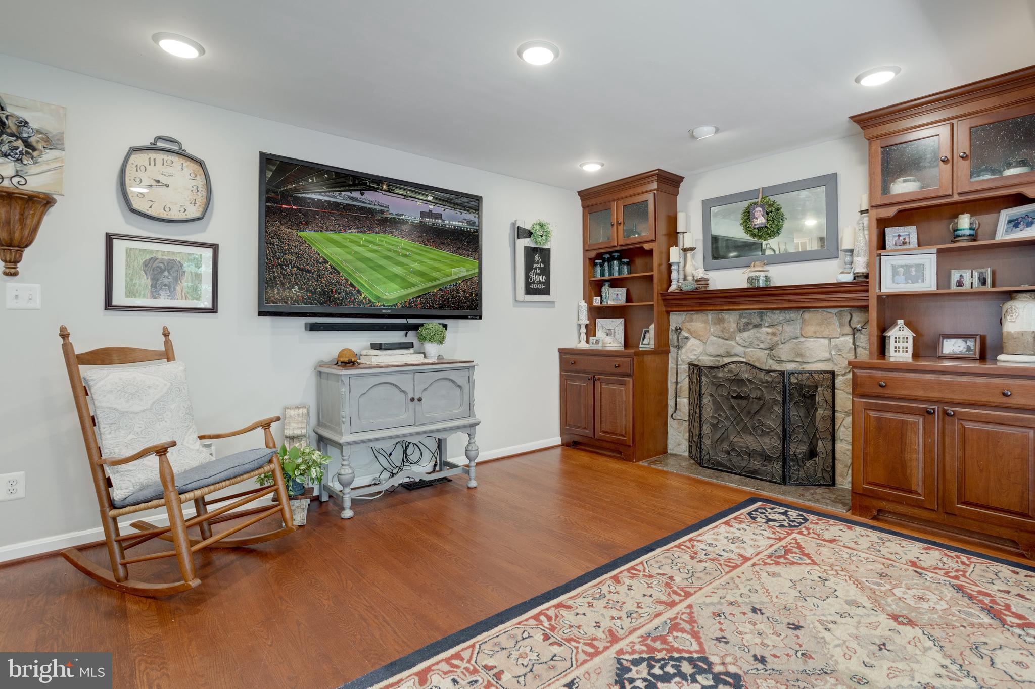 NEWINGTON STATION - Residential