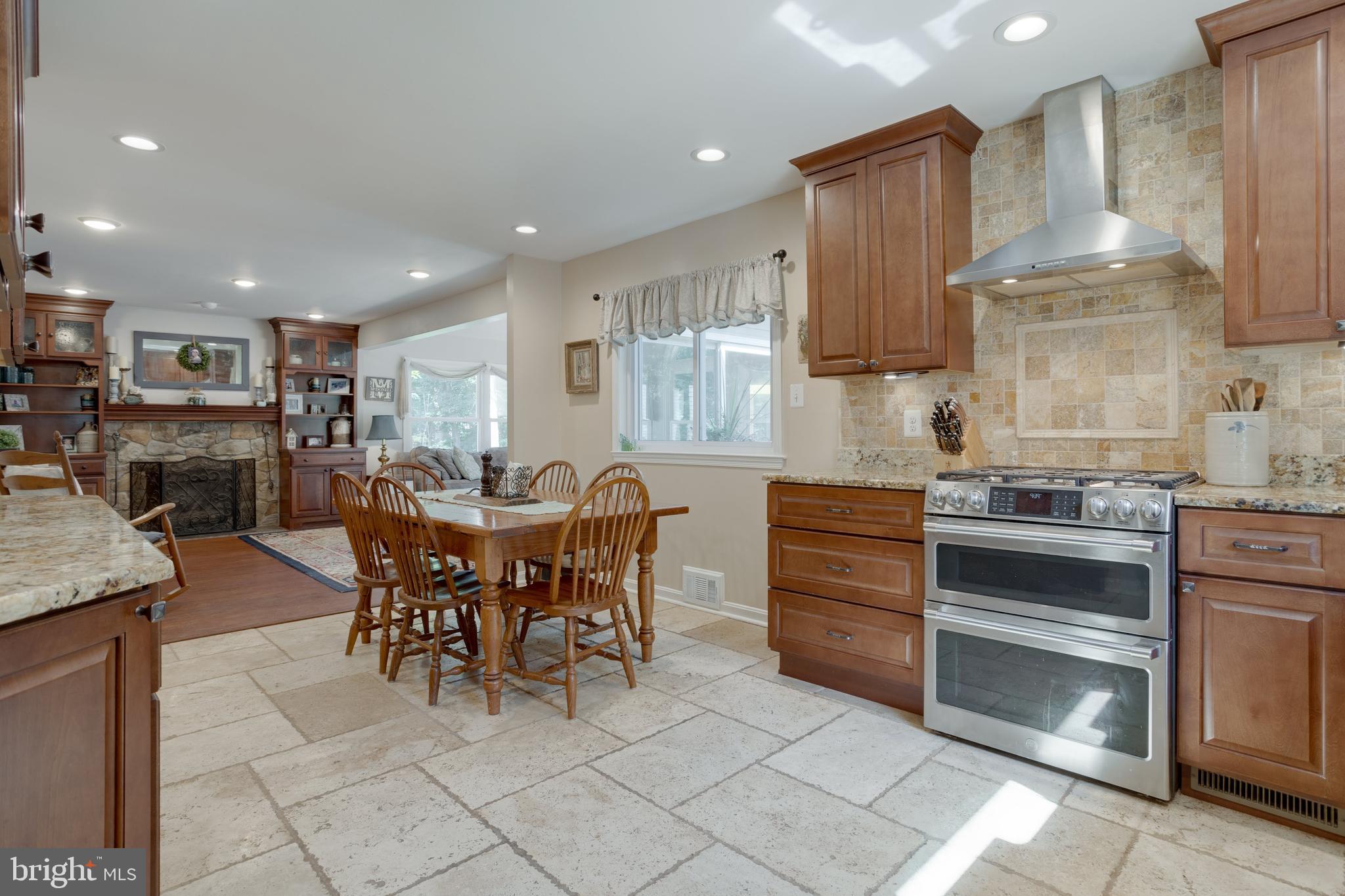 NEWINGTON STATION - Residential